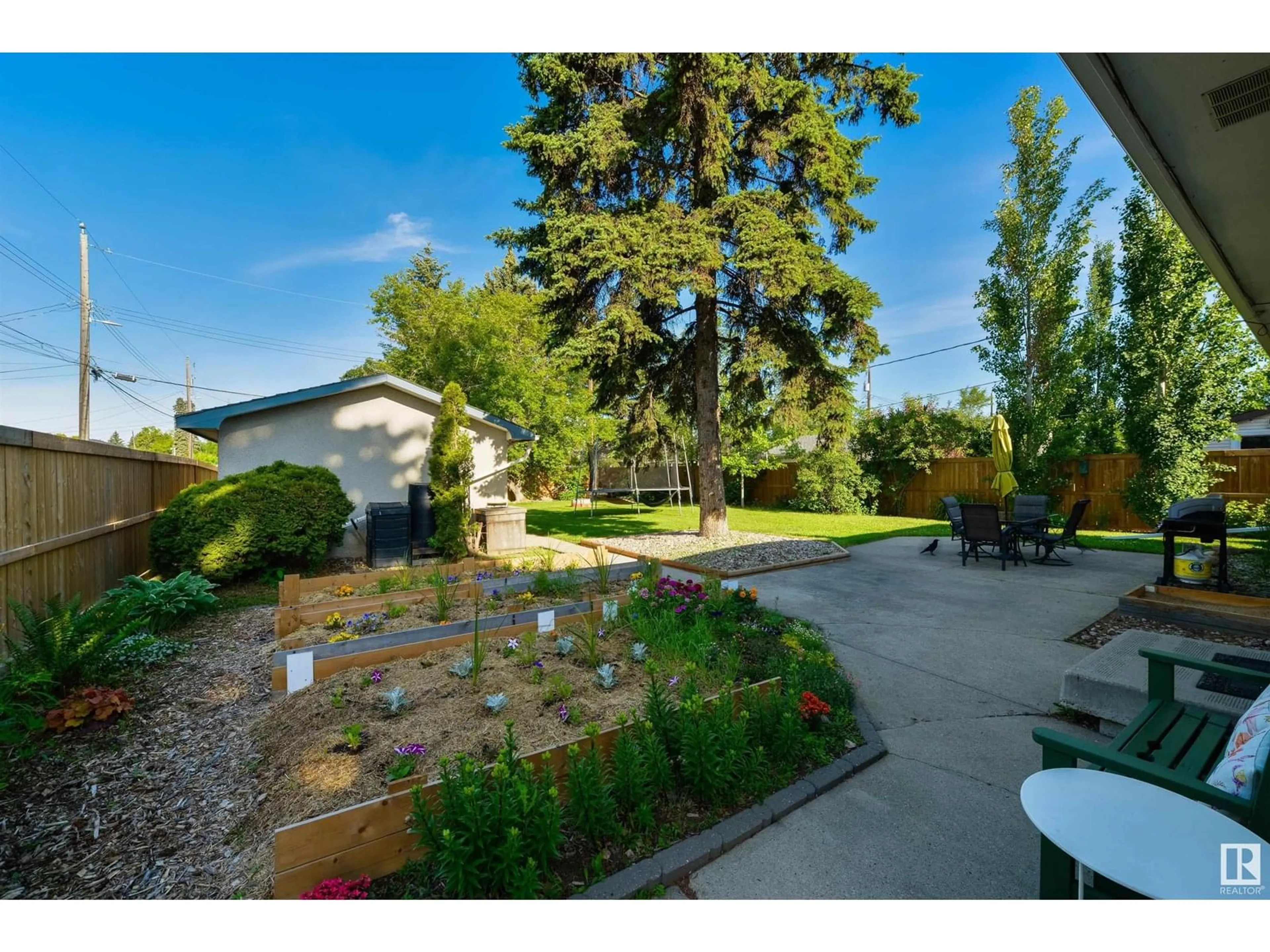 A pic from outside/outdoor area/front of a property/back of a property/a pic from drone, street for 13408 116 ST, Edmonton Alberta T5E5J1