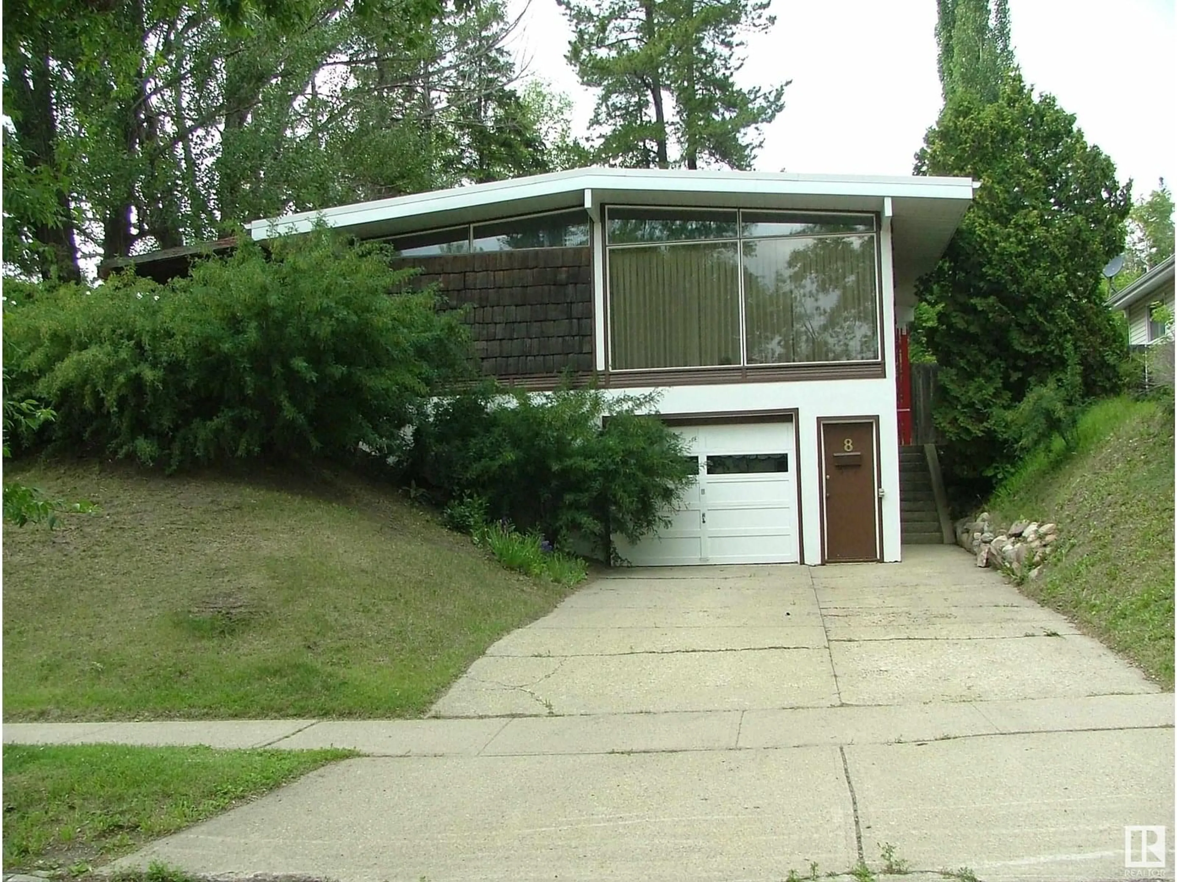Home with vinyl exterior material, street for 8 GRENFELL AV, St. Albert Alberta T8N0Y7