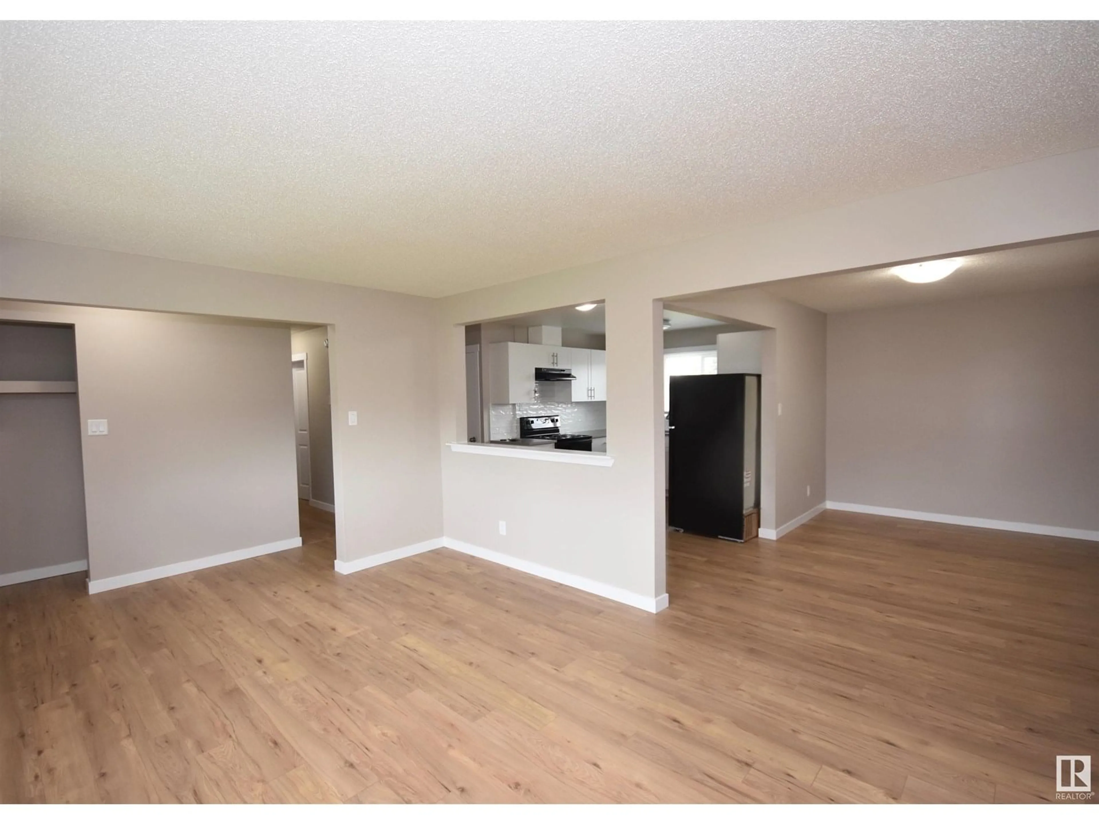 A pic of a room for 13527 70 ST, Edmonton Alberta T5C0K5