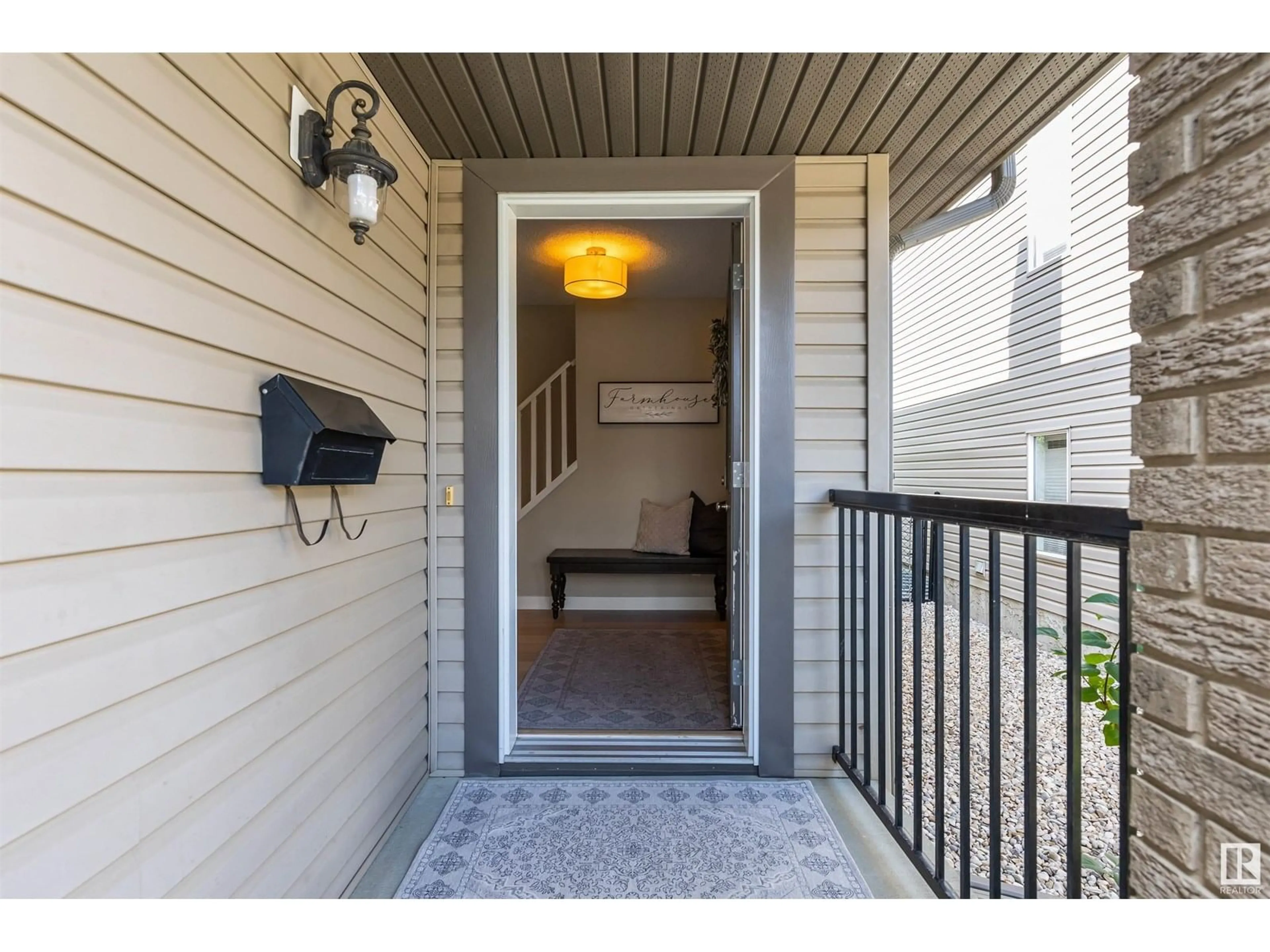 Indoor entryway for 20 - 33 NORMAN CO, St. Albert Alberta T8N7K4
