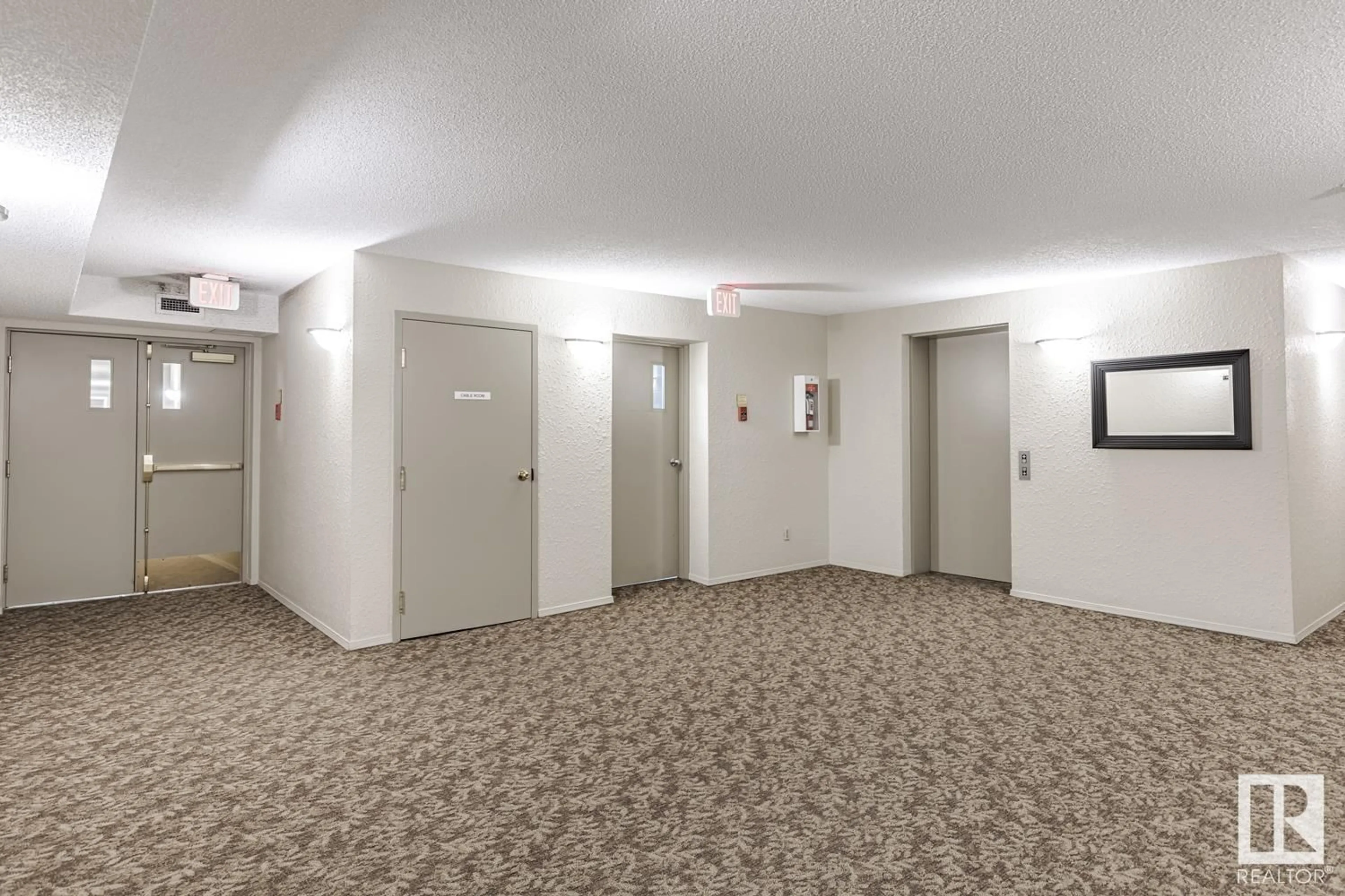 Indoor foyer for 3 - 516 PERRON ST, St. Albert Alberta T8W5Z5