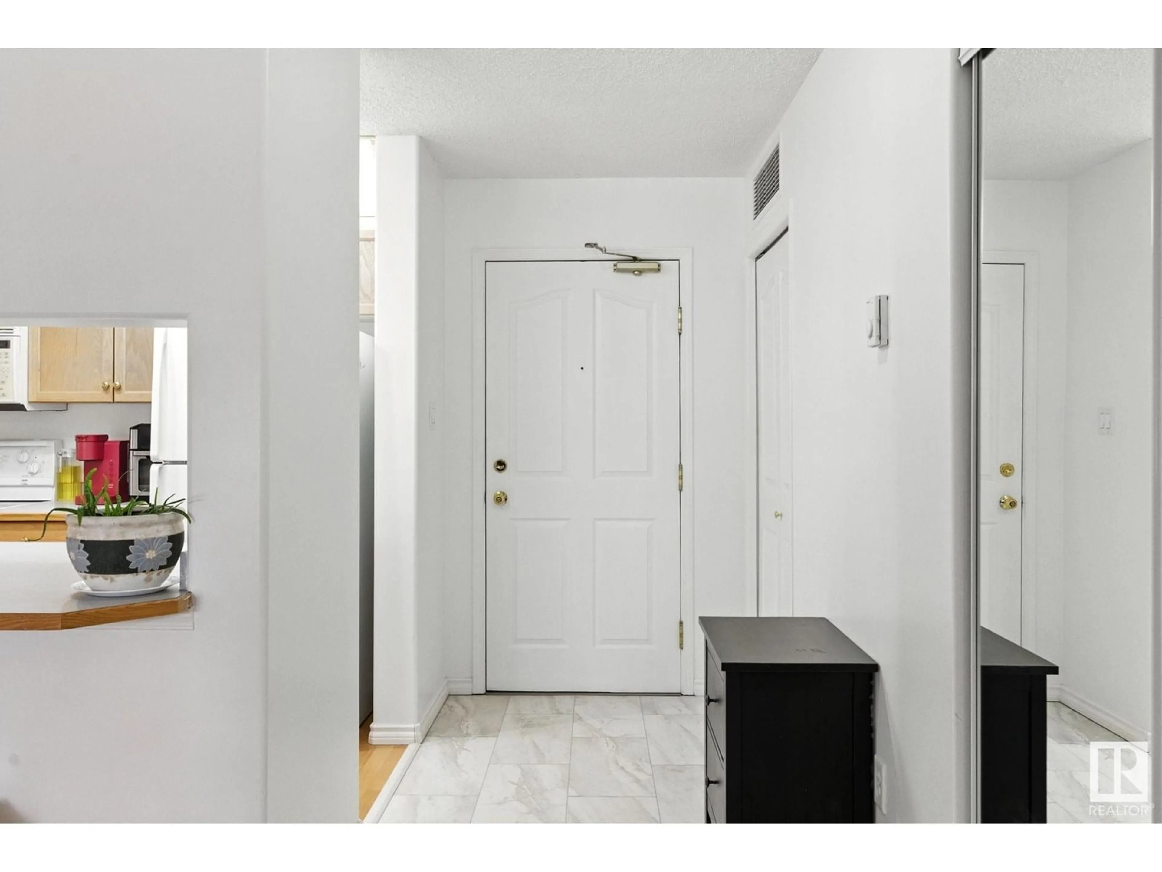 Indoor entryway for 125 16303 95 ST NW, Edmonton Alberta T5Z3V1