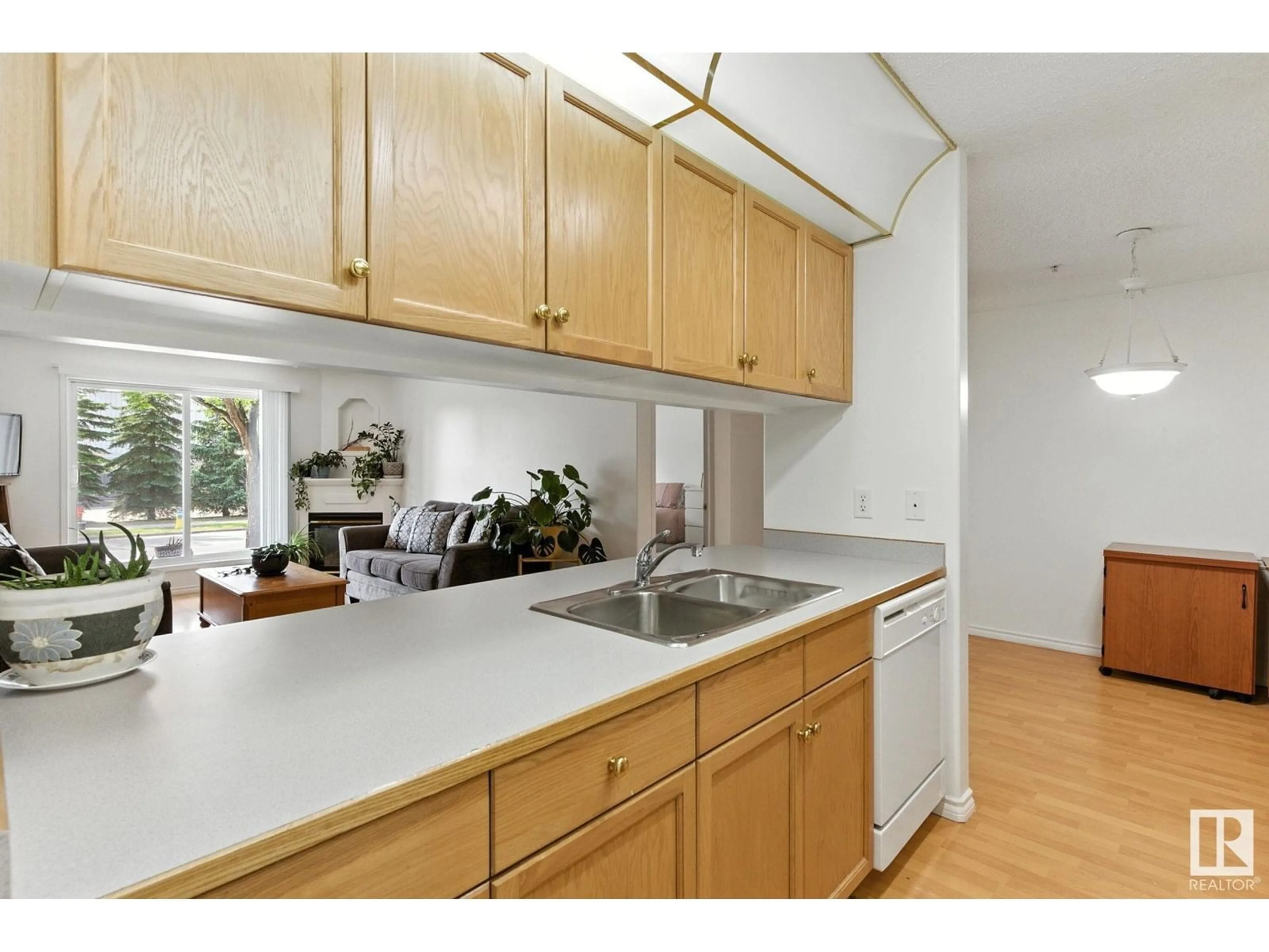 Standard kitchen, unknown for 125 16303 95 ST NW, Edmonton Alberta T5Z3V1