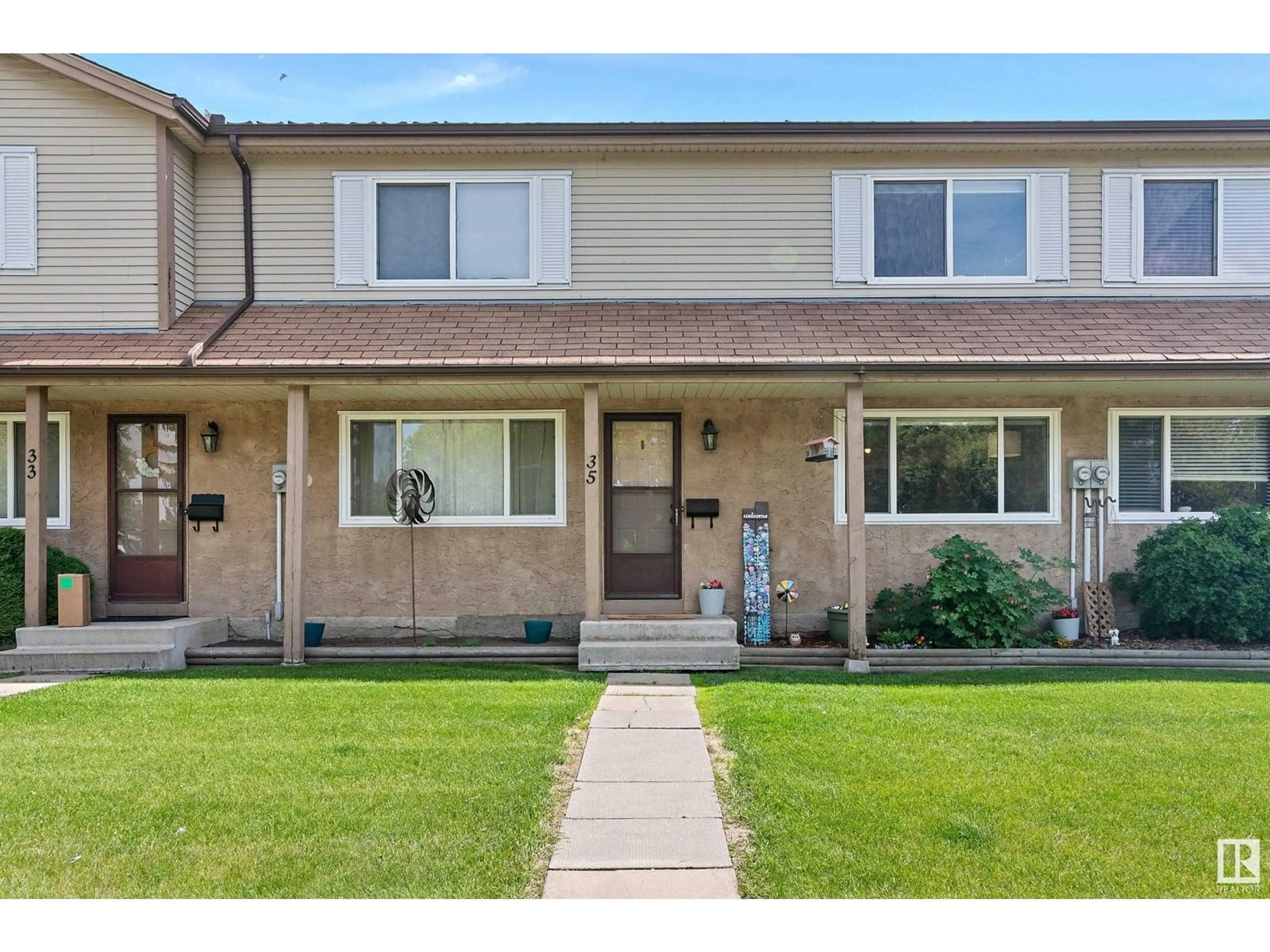 Home with vinyl exterior material, street for 35 WALDEN PA, St. Albert Alberta T8N3V6