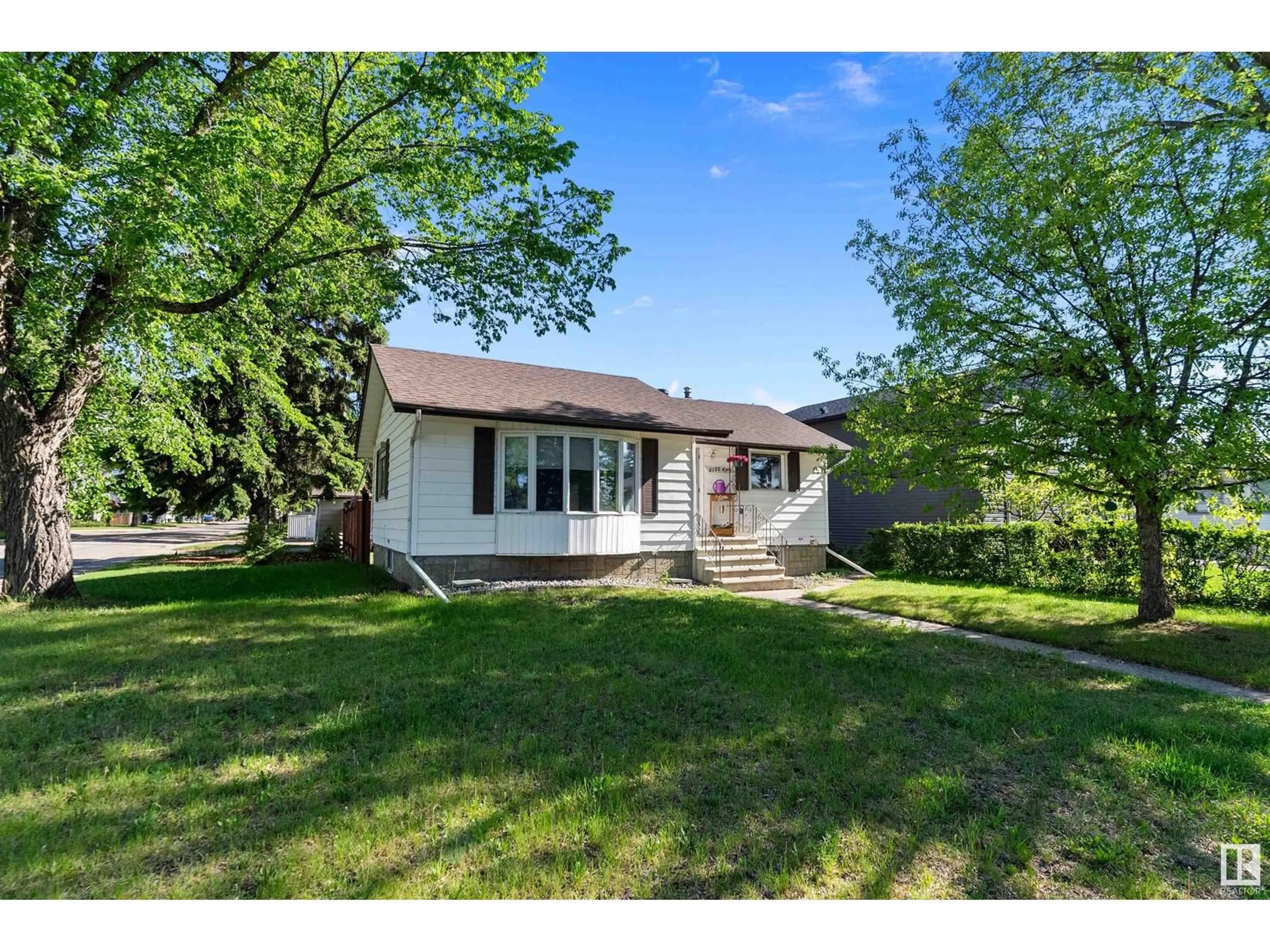 A pic from outside/outdoor area/front of a property/back of a property/a pic from drone, street for 5120 47 AV, Leduc Alberta T9E5C5