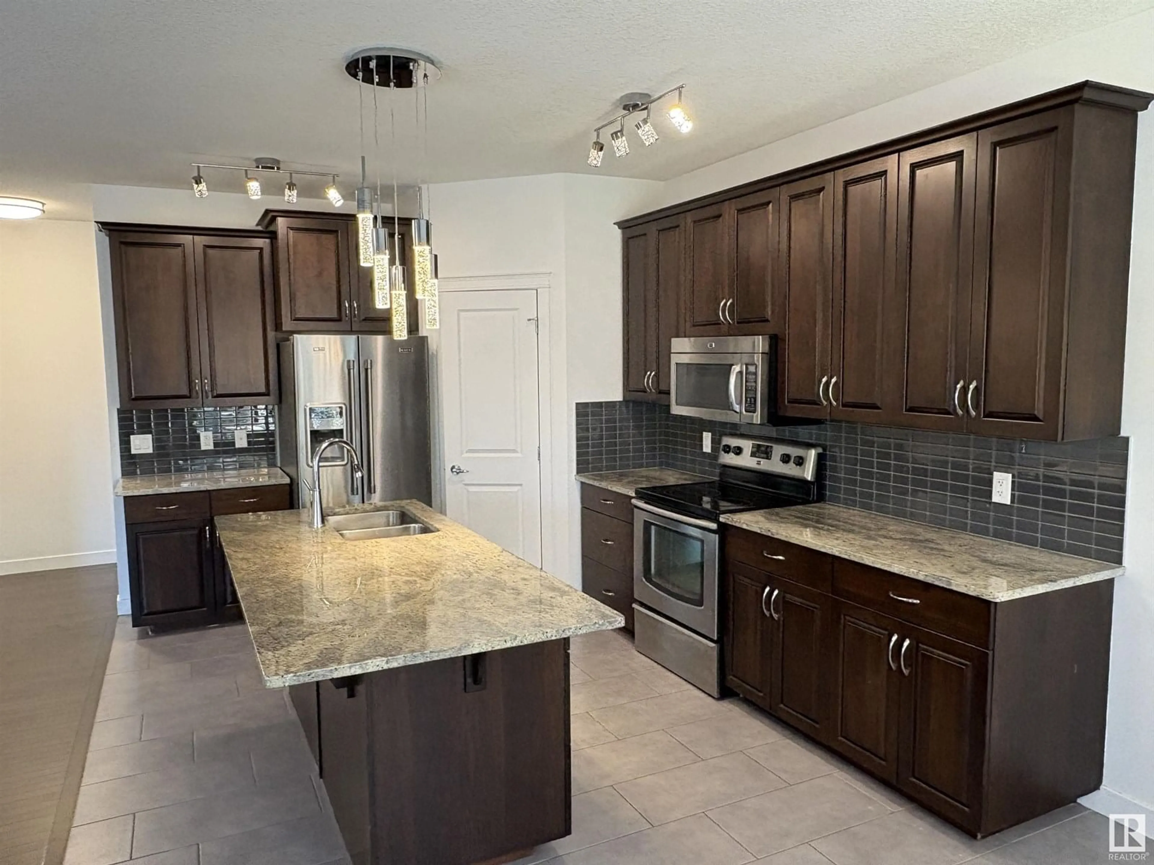 Unknown for 216 RIDGE DR, St. Albert Alberta T8N3K1