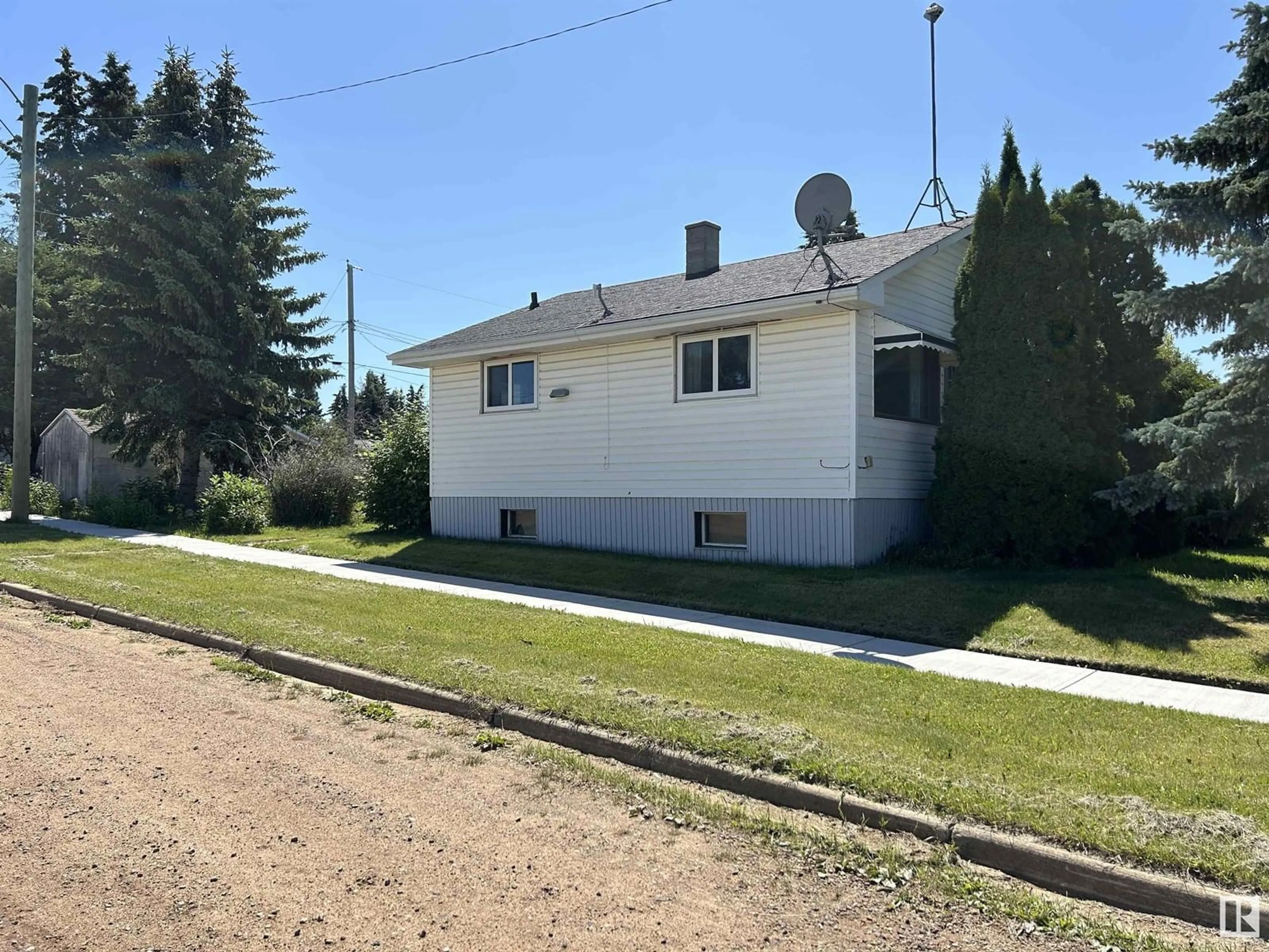 A pic from outside/outdoor area/front of a property/back of a property/a pic from drone, street for 433 5 ST, Thorhild Alberta T0A3J0