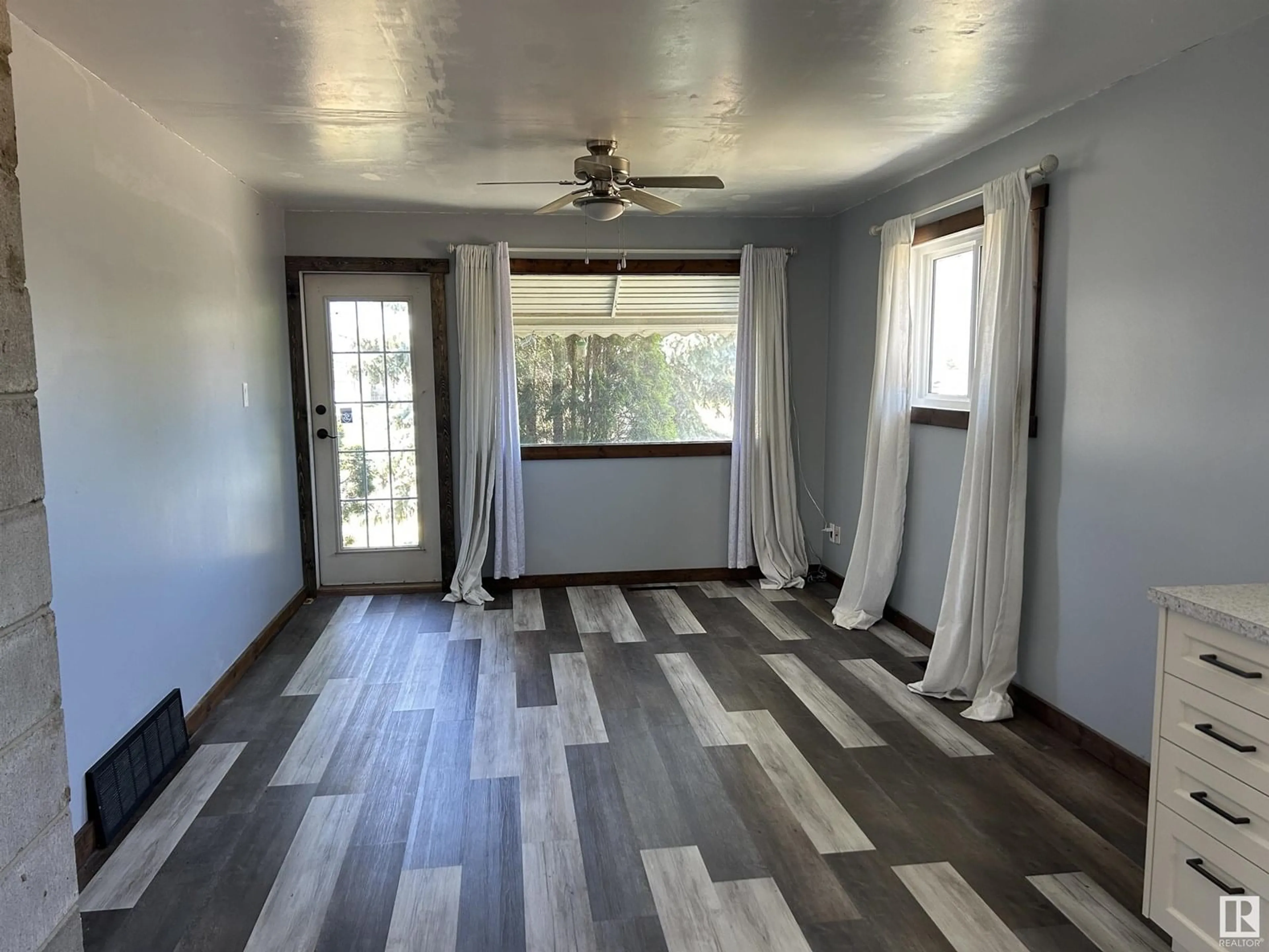 A pic of a room for 433 5 ST, Thorhild Alberta T0A3J0