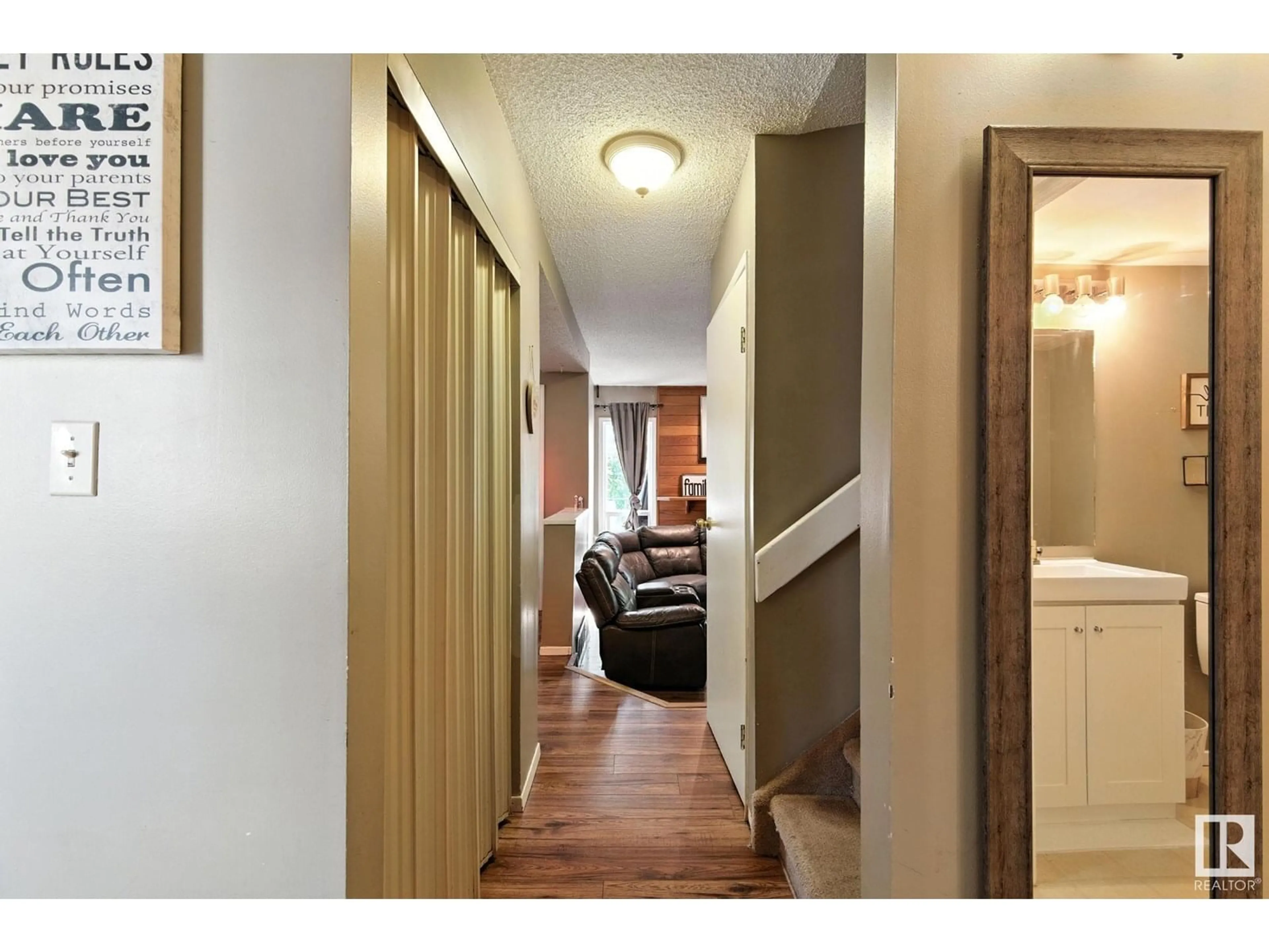Indoor entryway for #9 - 1415 62 ST, Edmonton Alberta T6L4K1