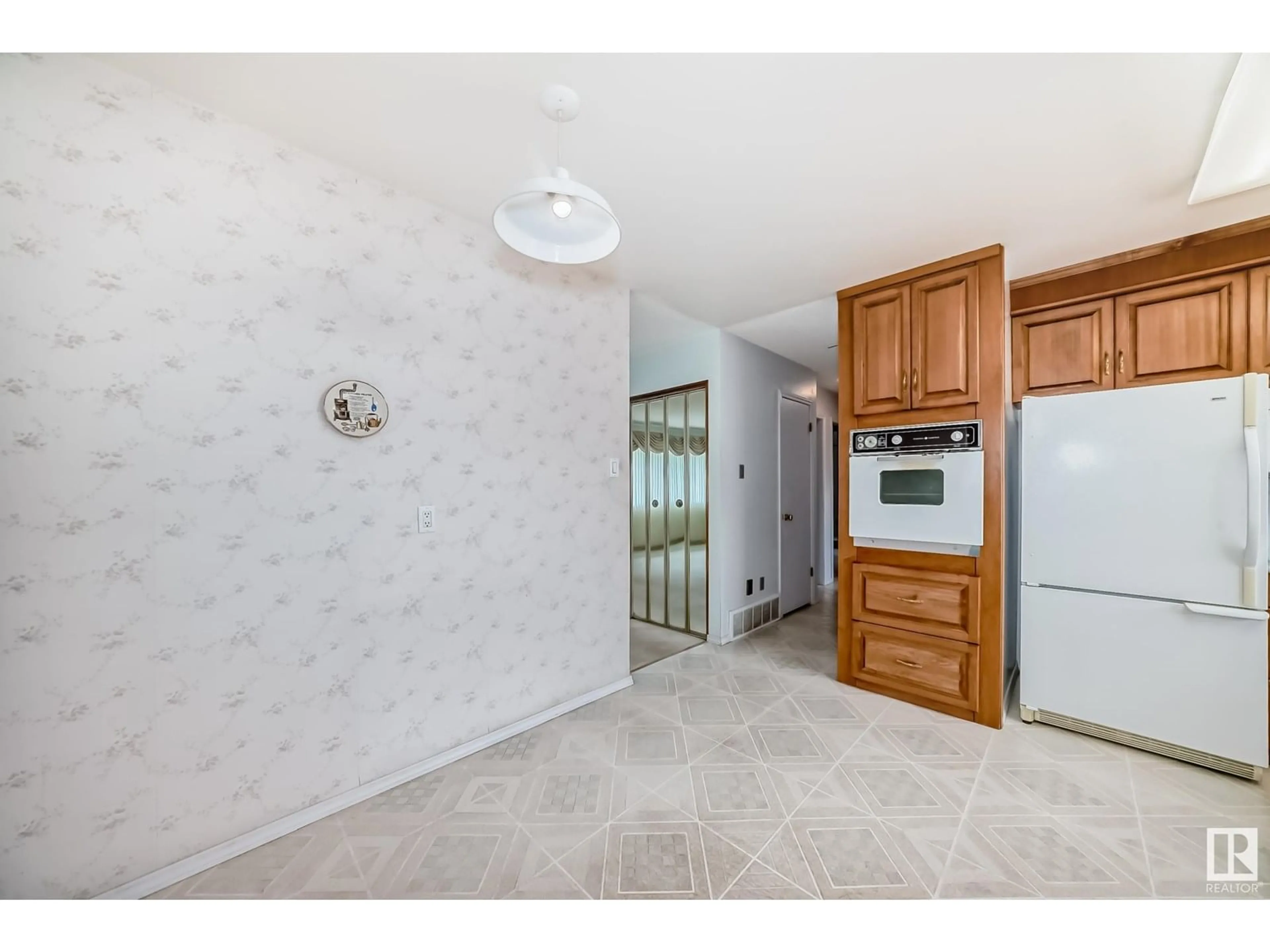 Unknown for 8907 138 AV, Edmonton Alberta T5E2A7