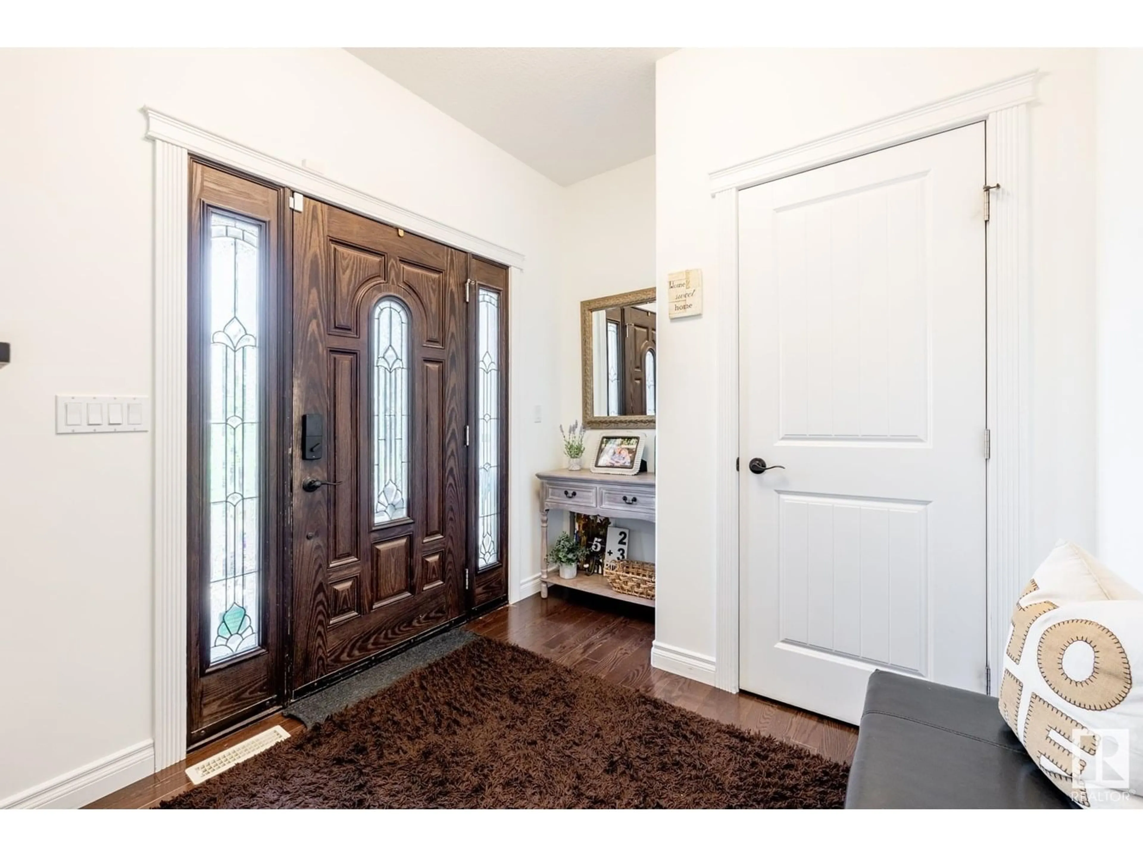 Indoor entryway for 17436 108 ST, Edmonton Alberta T5X0C1