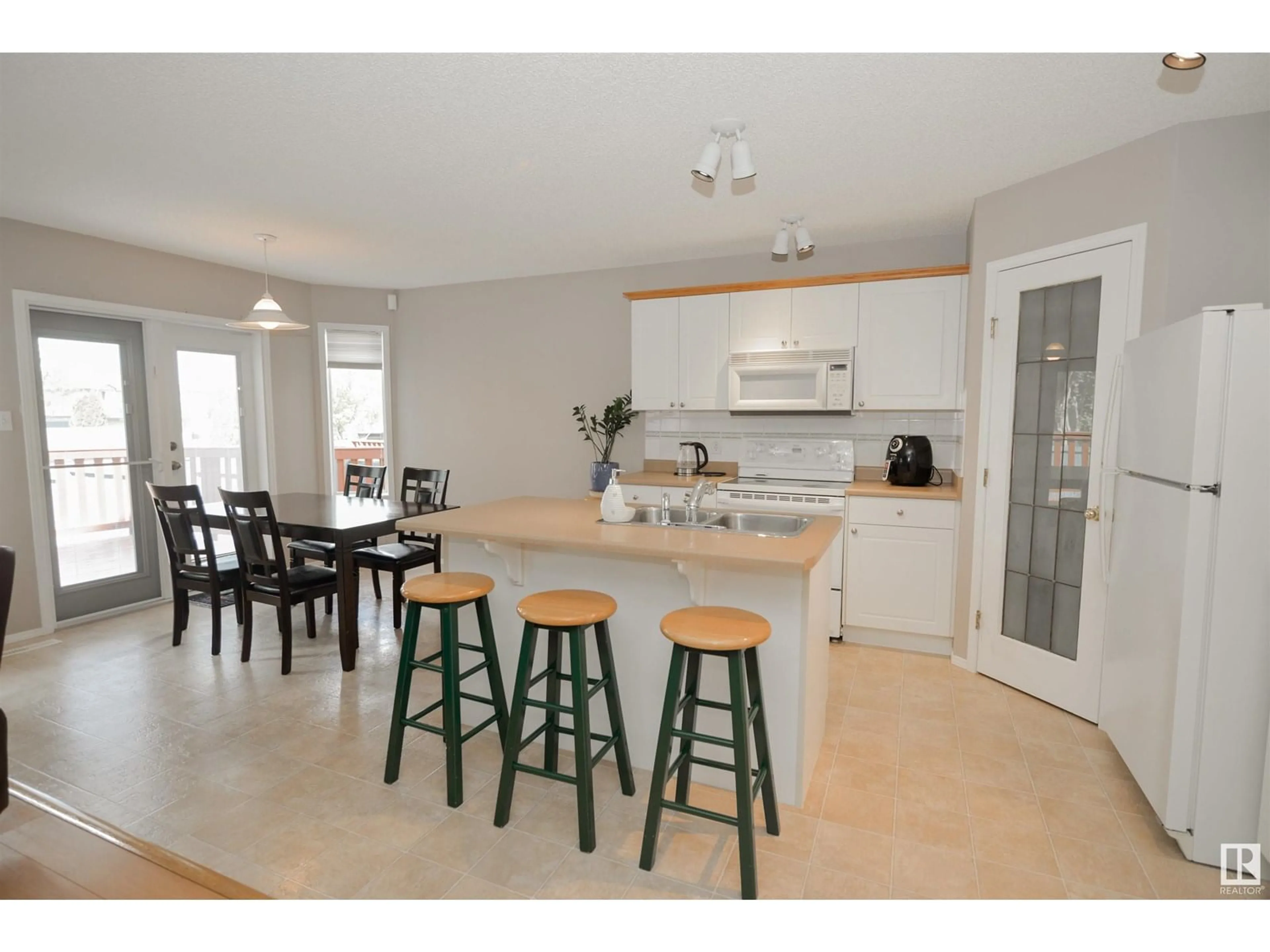 Open concept kitchen, unknown for 608 BECK CL, Edmonton Alberta T6J6X2