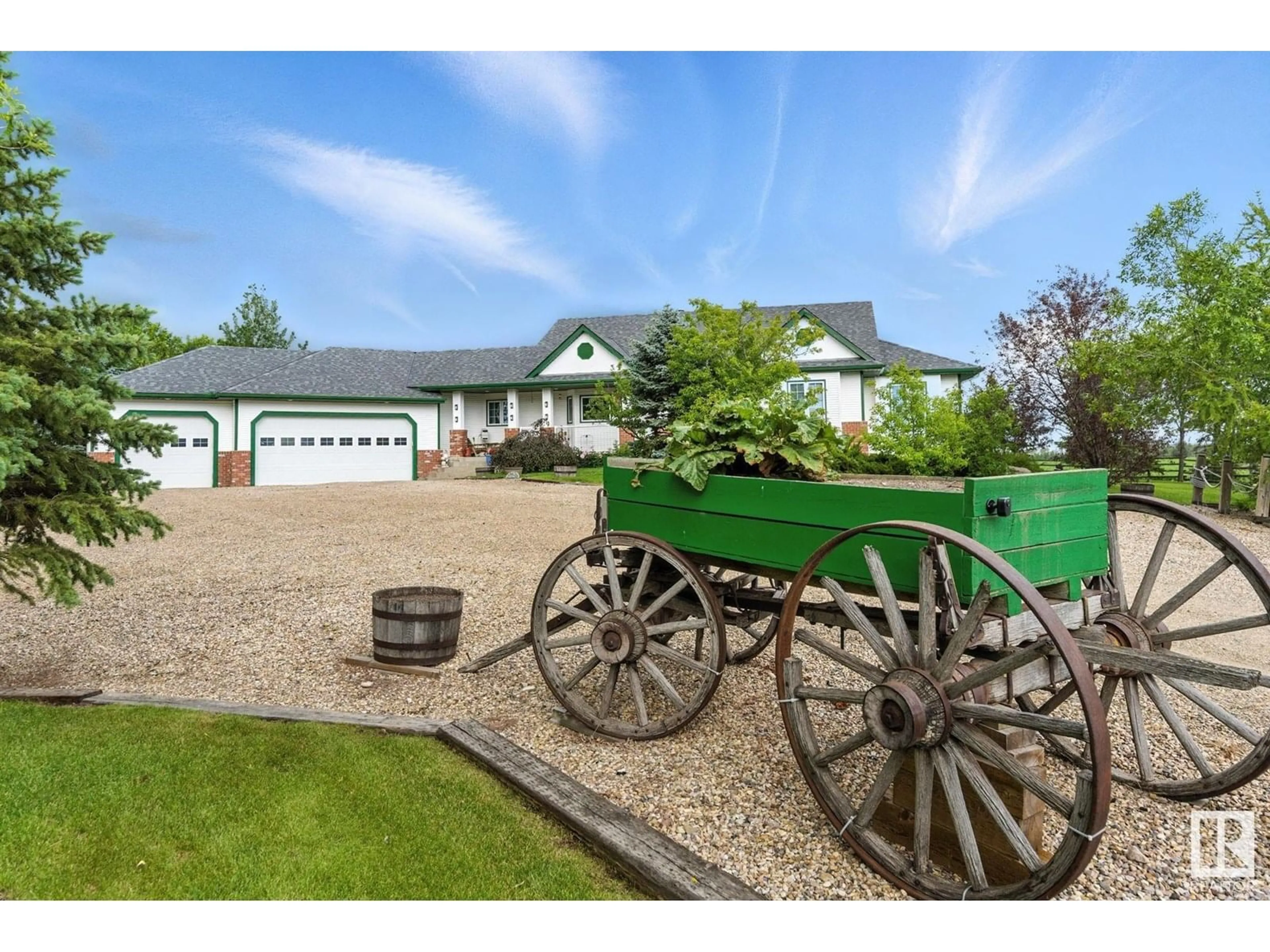 A pic from outside/outdoor area/front of a property/back of a property/a pic from drone, street for 49317 RGE ROAD 245, Rural Leduc County Alberta T4X2P8