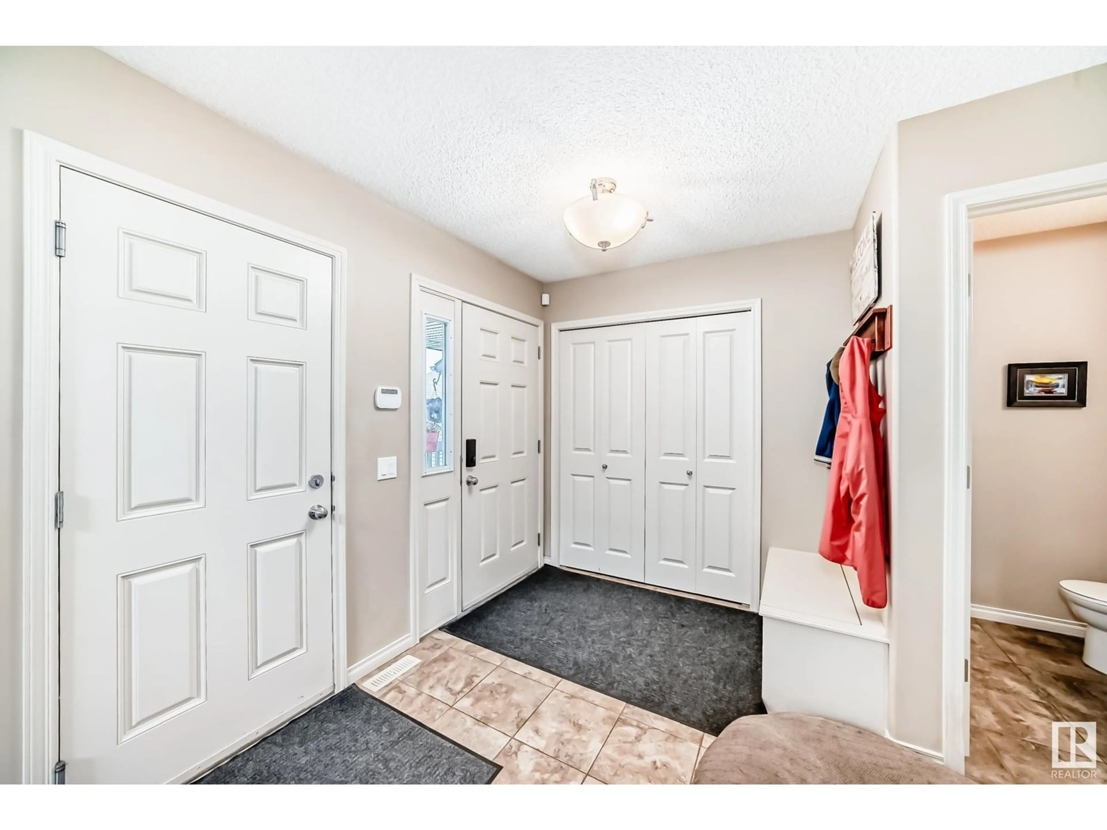 Indoor entryway for 234 SILVERSTONE CR, Stony Plain Alberta T7Z0E8