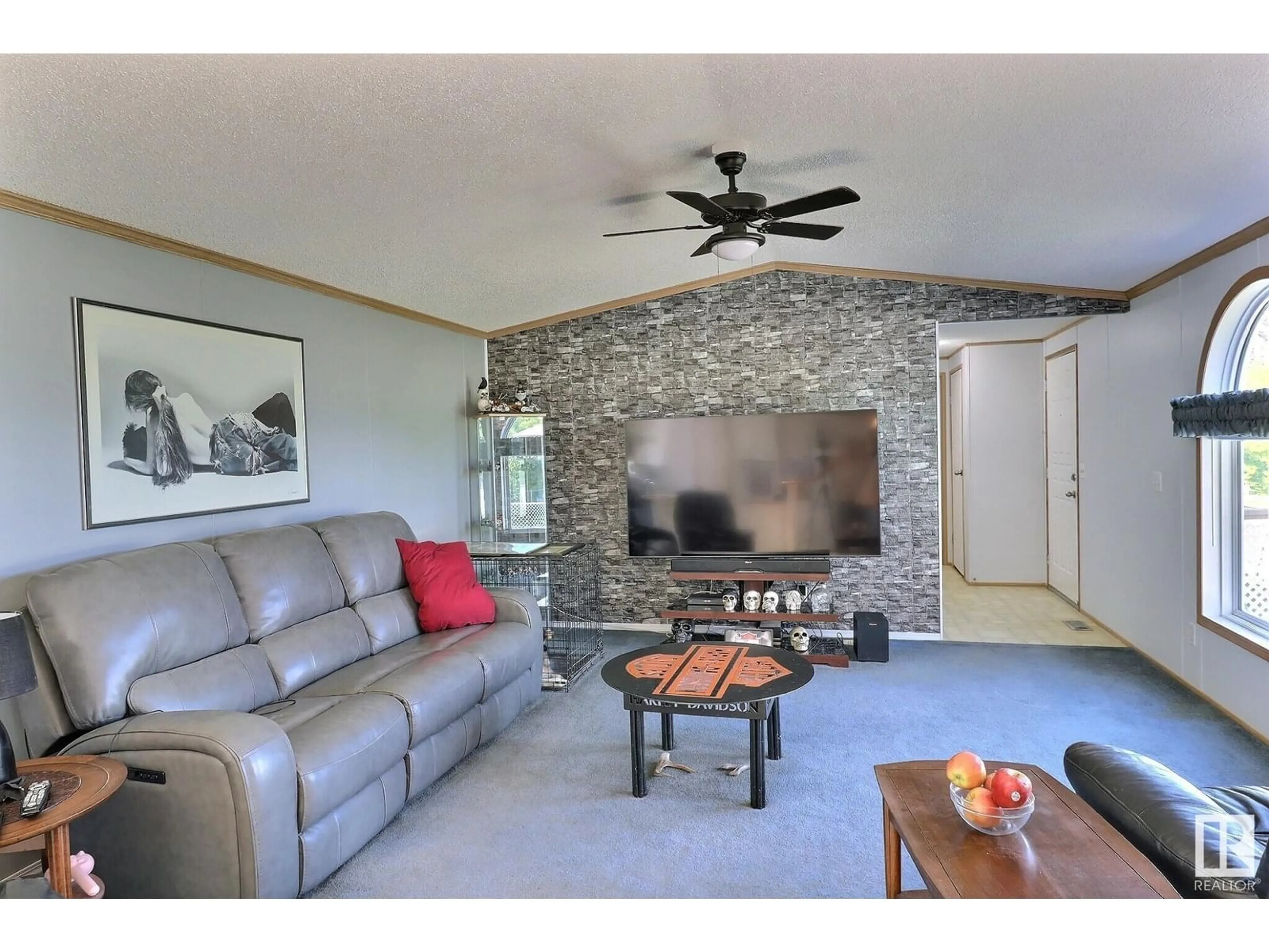 Living room with furniture, unknown for 308 EVERGREEN PA, Edmonton Alberta T5Y4M2