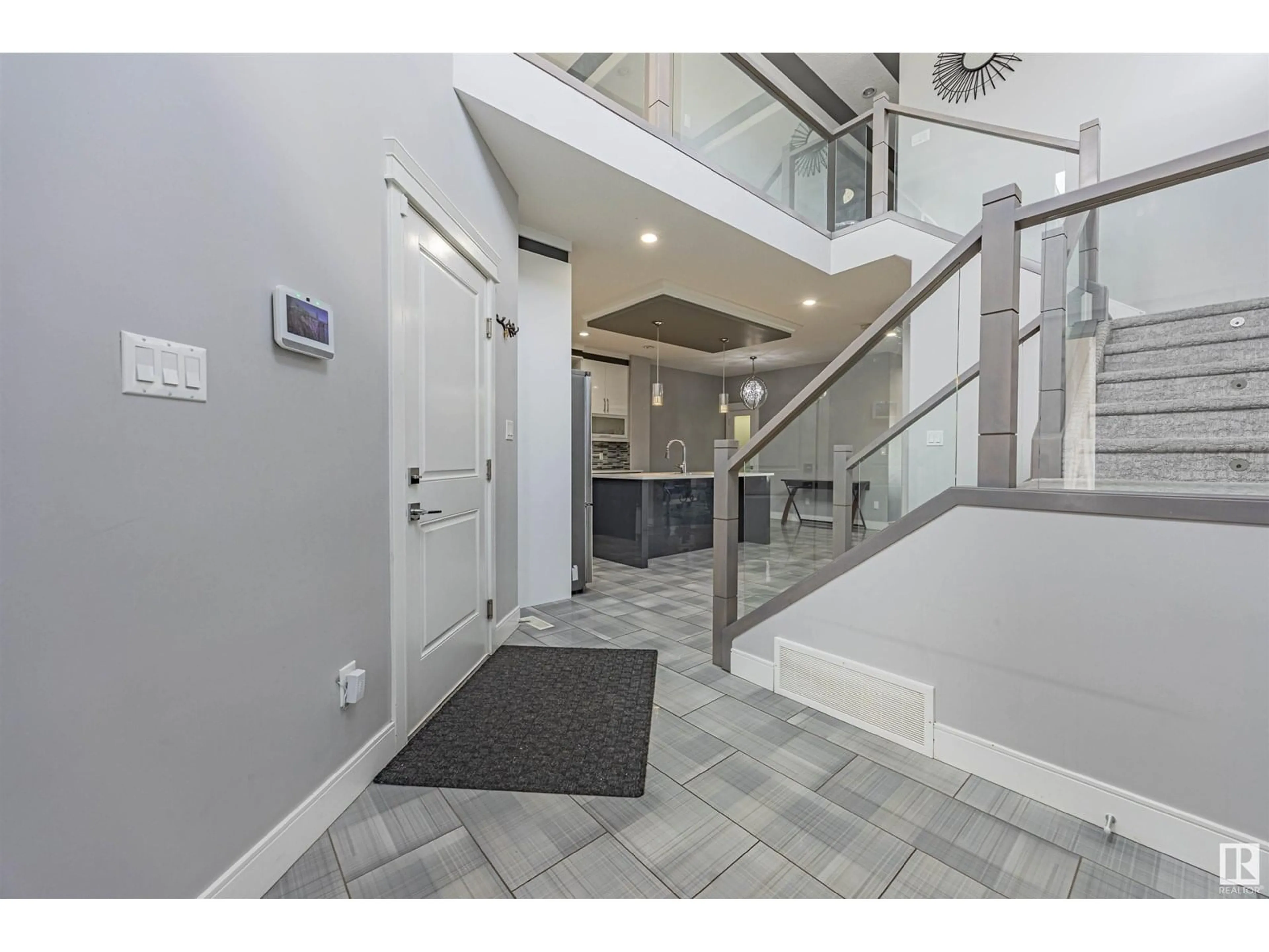 Indoor foyer for 8110 174A AV NW, Edmonton Alberta T5Z0R7
