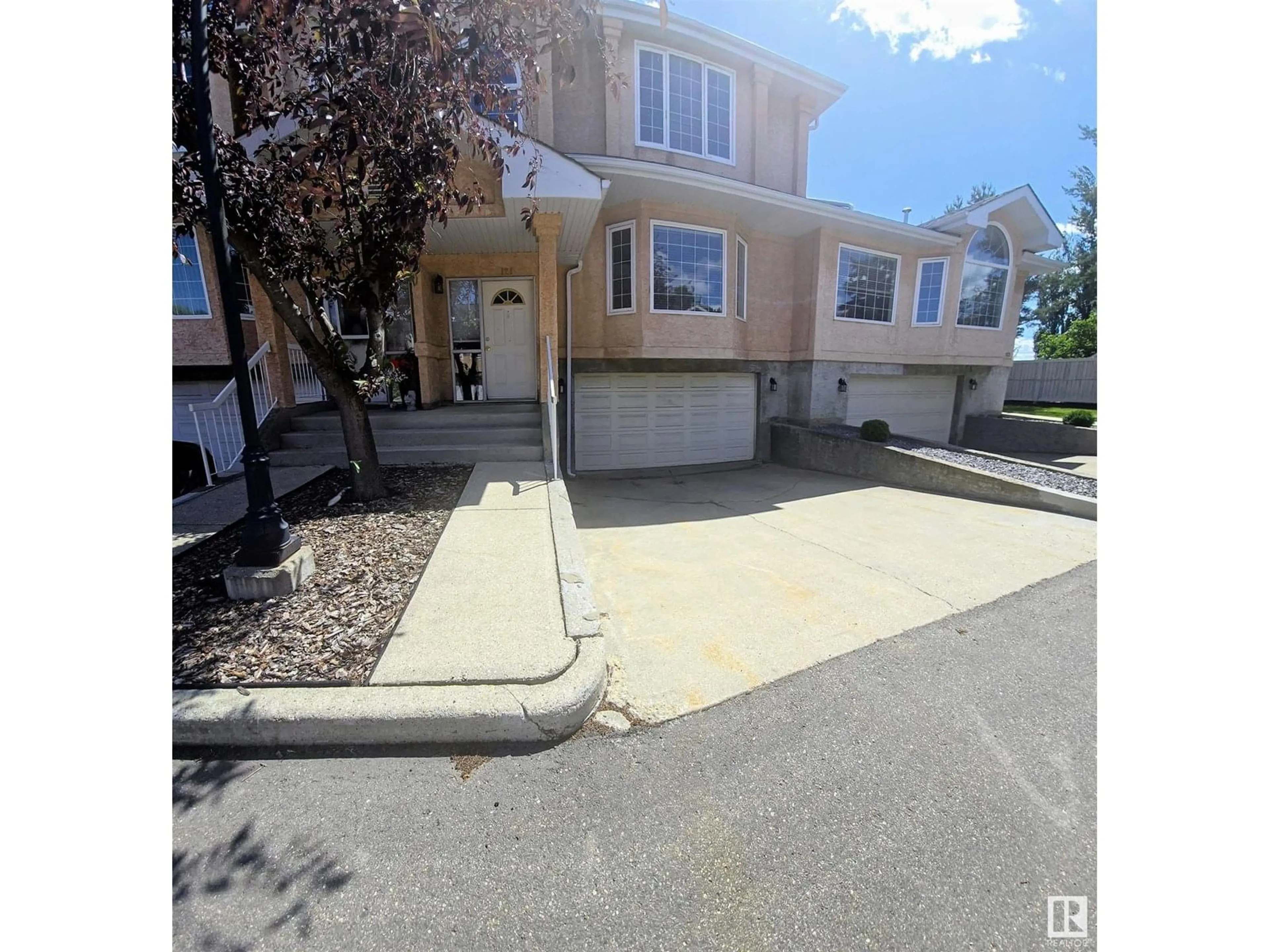 A pic from outside/outdoor area/front of a property/back of a property/a pic from drone, street for 121 11115 9 AV, Edmonton Alberta T6J6Z1