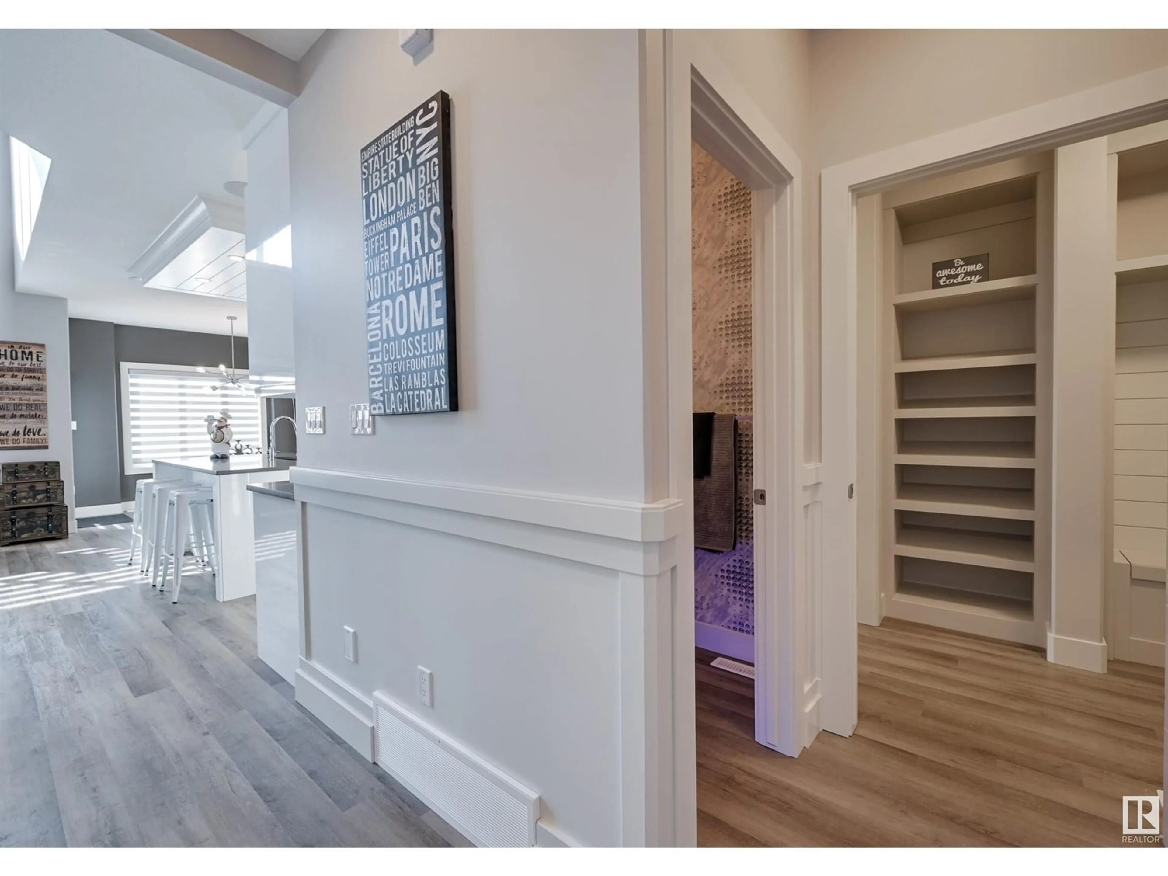 Indoor entryway for 1543 SISKIN LINK, Edmonton Alberta T5S0T9