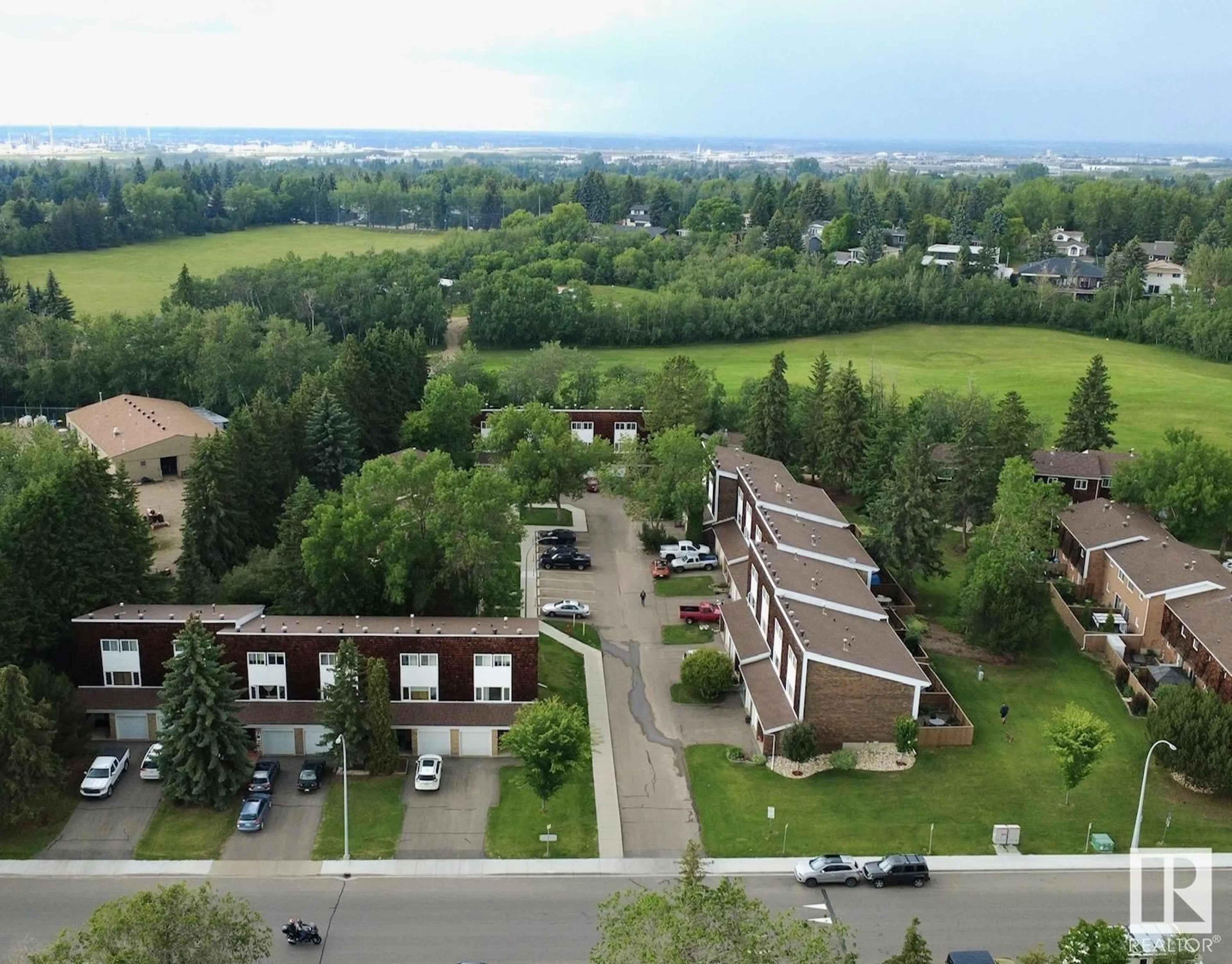 A pic from outside/outdoor area/front of a property/back of a property/a pic from drone, mountain view for 156 GREAT OA, Sherwood Park Alberta T8A0V8