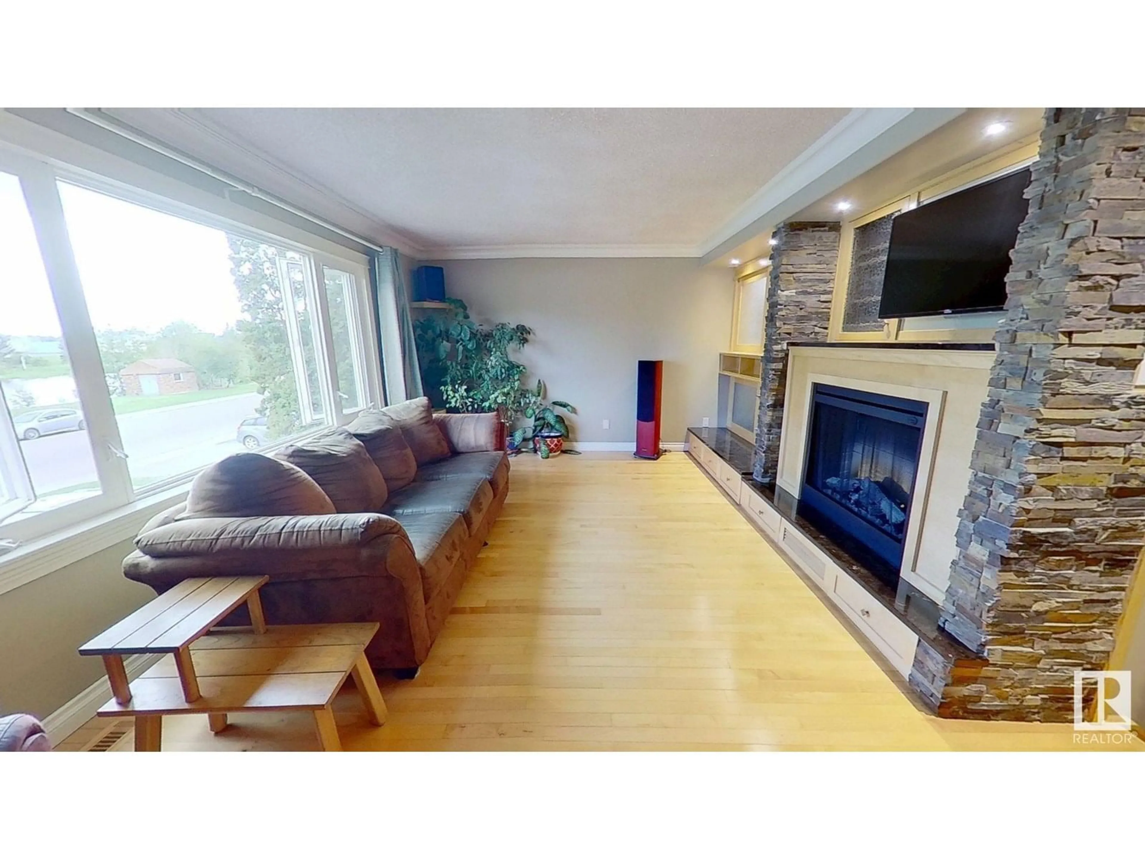 Living room with furniture, wood/laminate floor for 156 GREAT OA, Sherwood Park Alberta T8A0V8