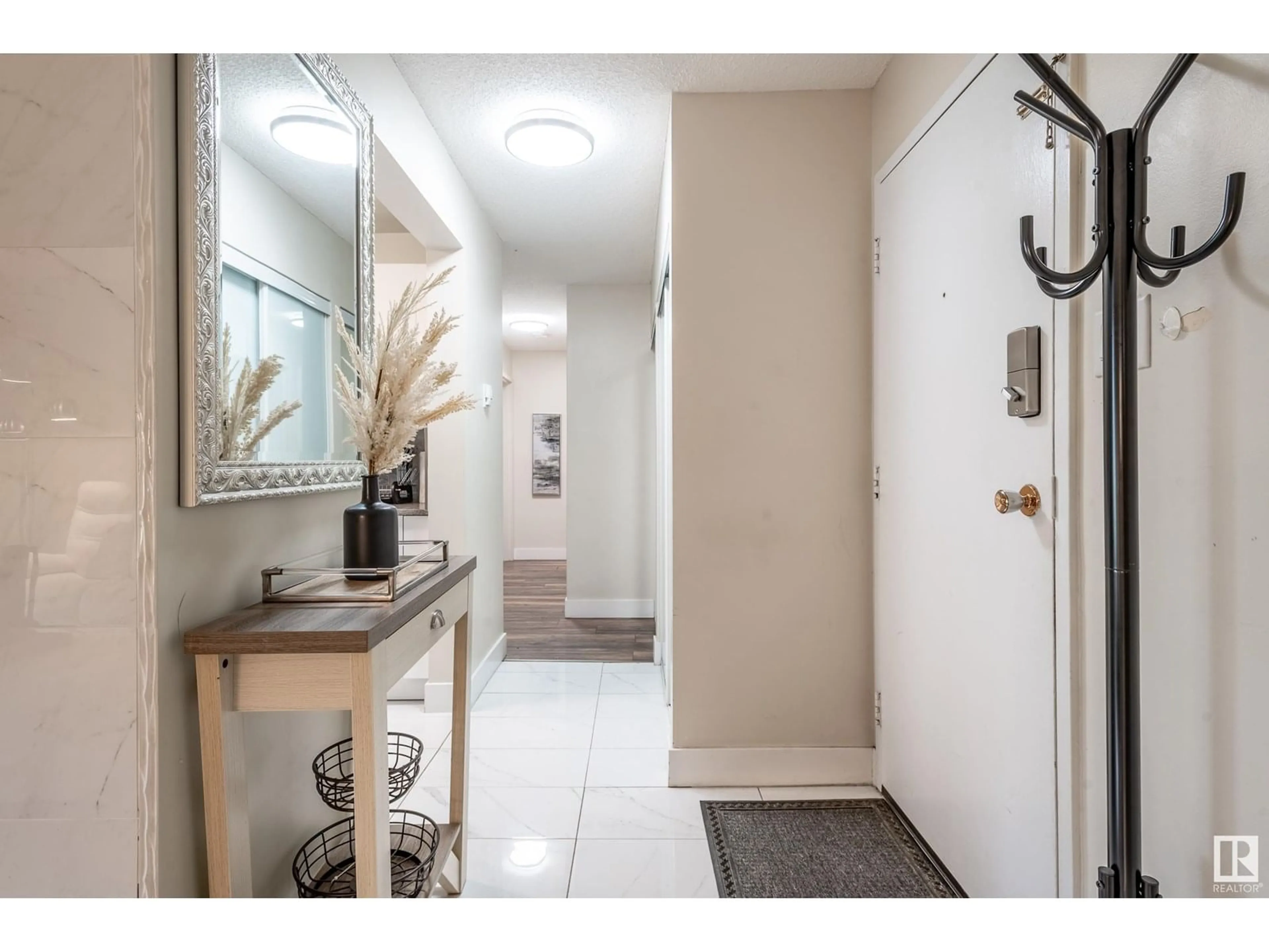 Indoor entryway for #8 - 11255 31 AV, Edmonton Alberta T6J3V6