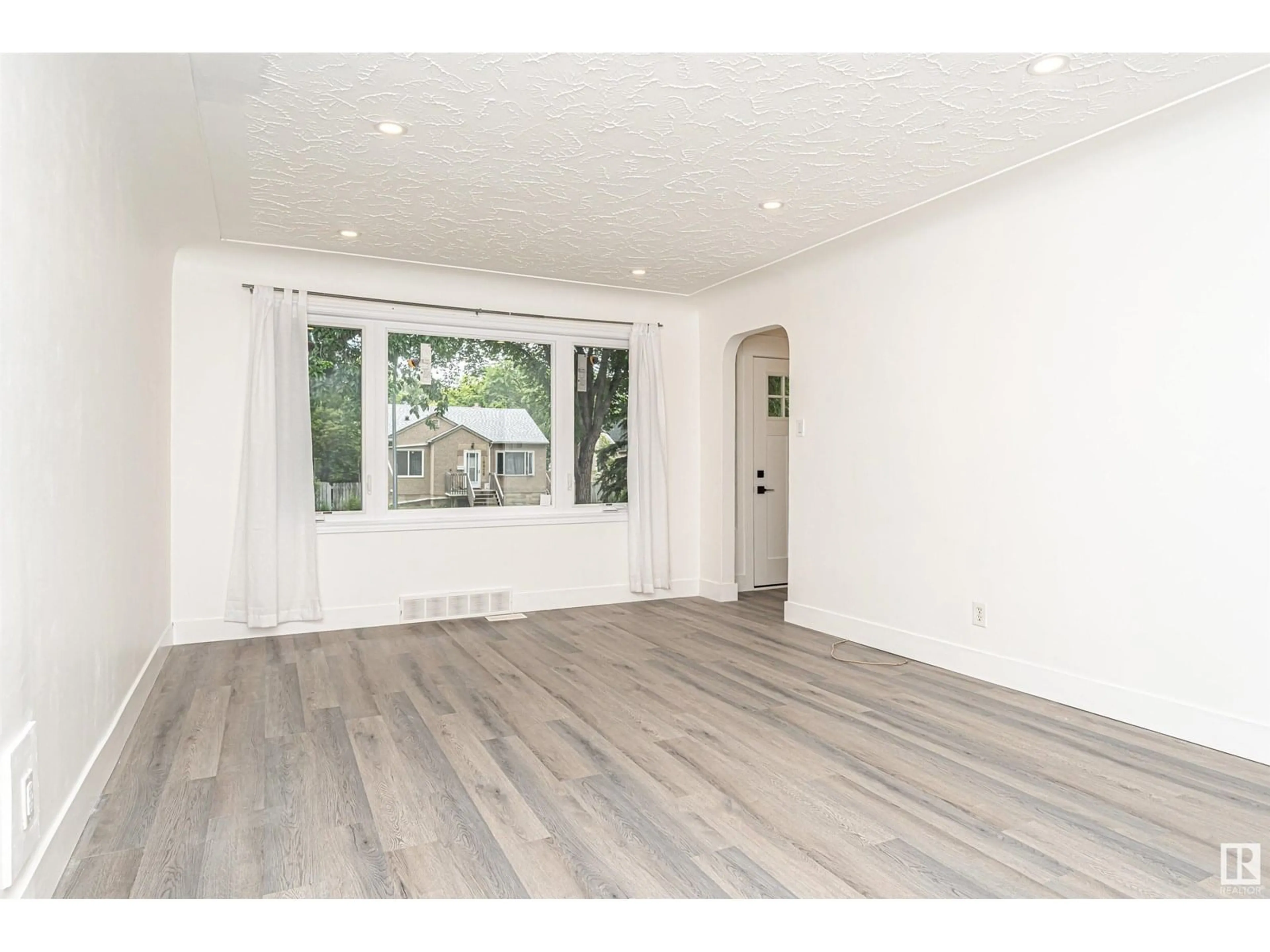 A pic of a room for 10929 74 AV, Edmonton Alberta T6G0E5