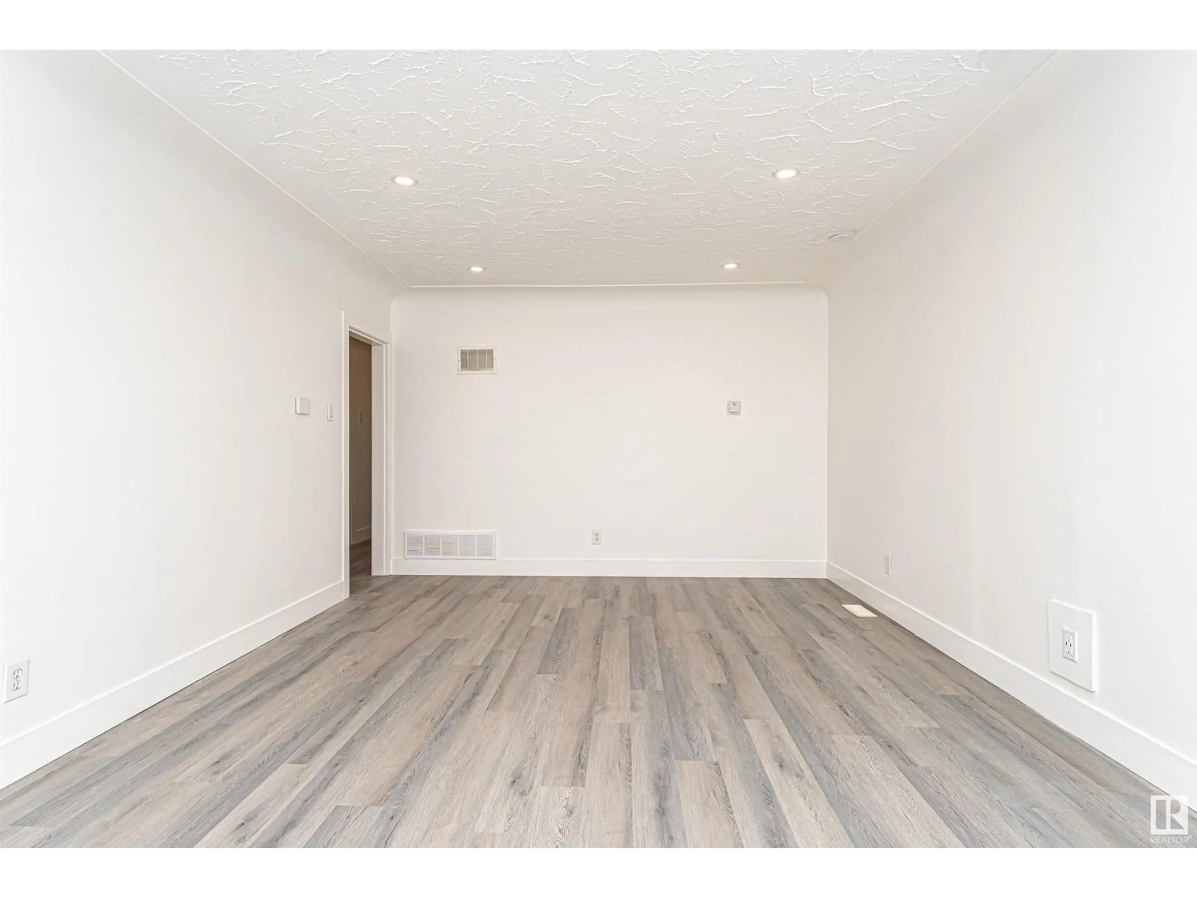 A pic of a room for 10929 74 AV, Edmonton Alberta T6G0E5