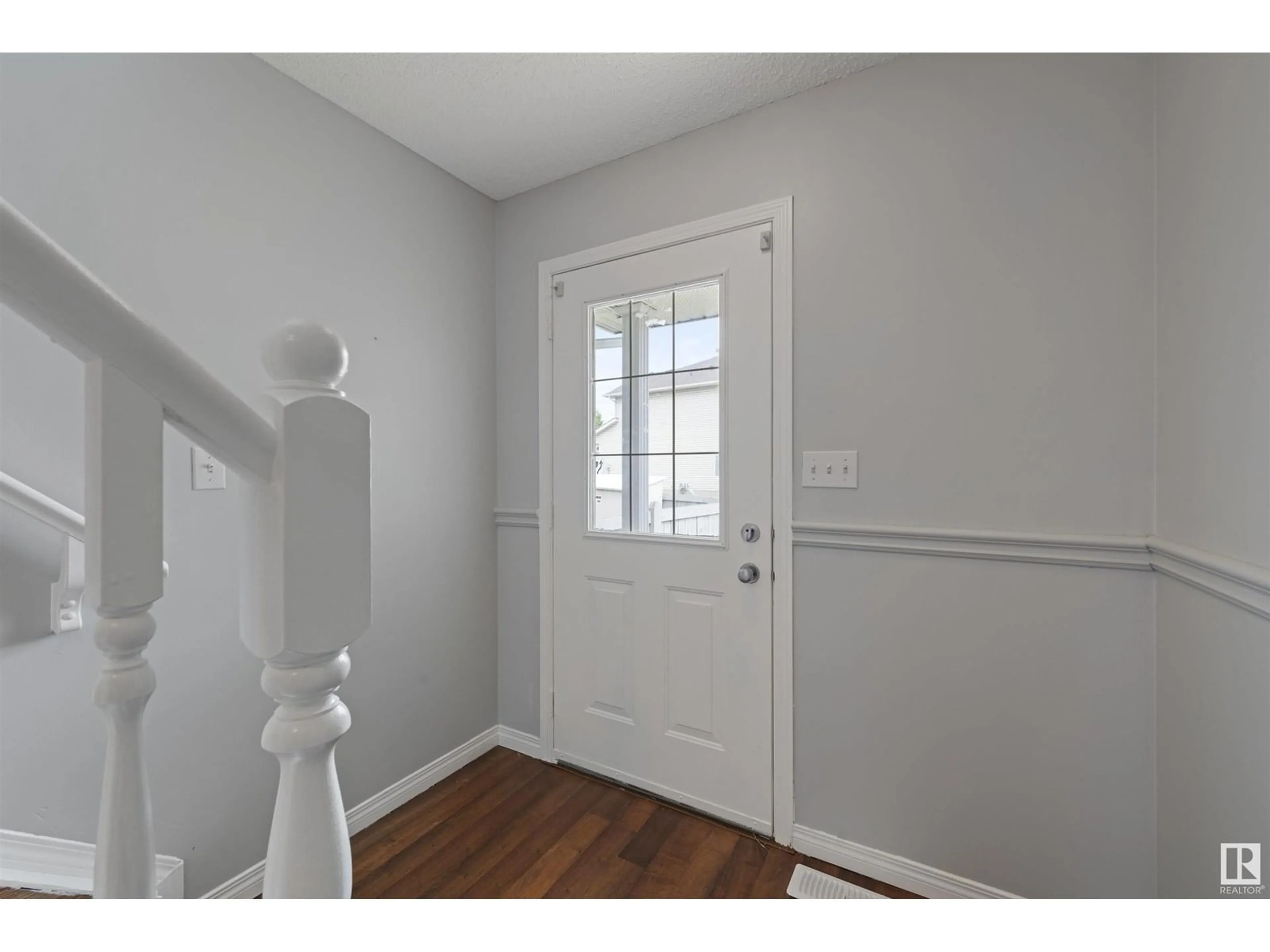 Indoor entryway for #5 - 14603 MILLER BV, Edmonton Alberta T5Y3B6