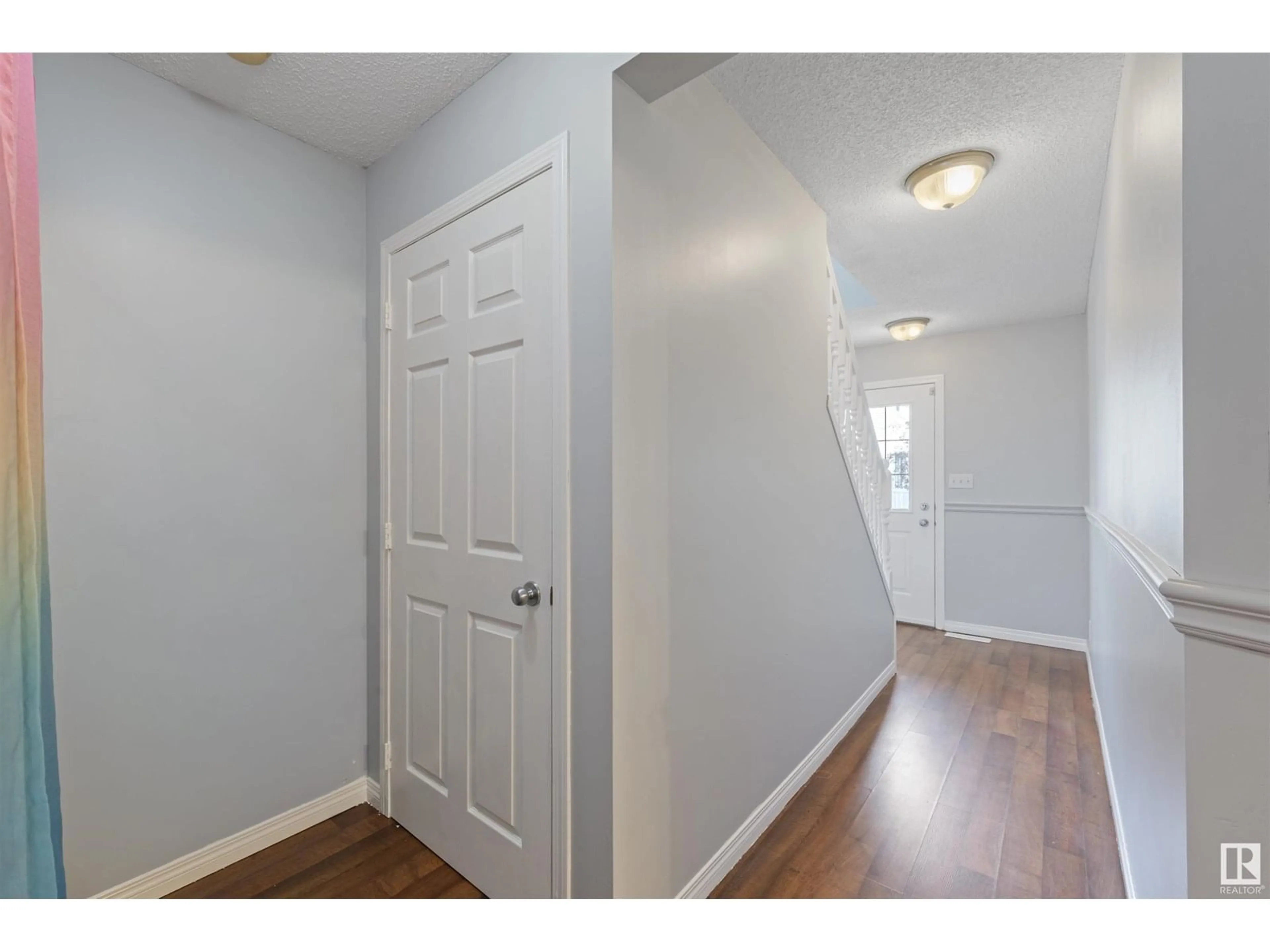 Indoor entryway for #5 - 14603 MILLER BV, Edmonton Alberta T5Y3B6