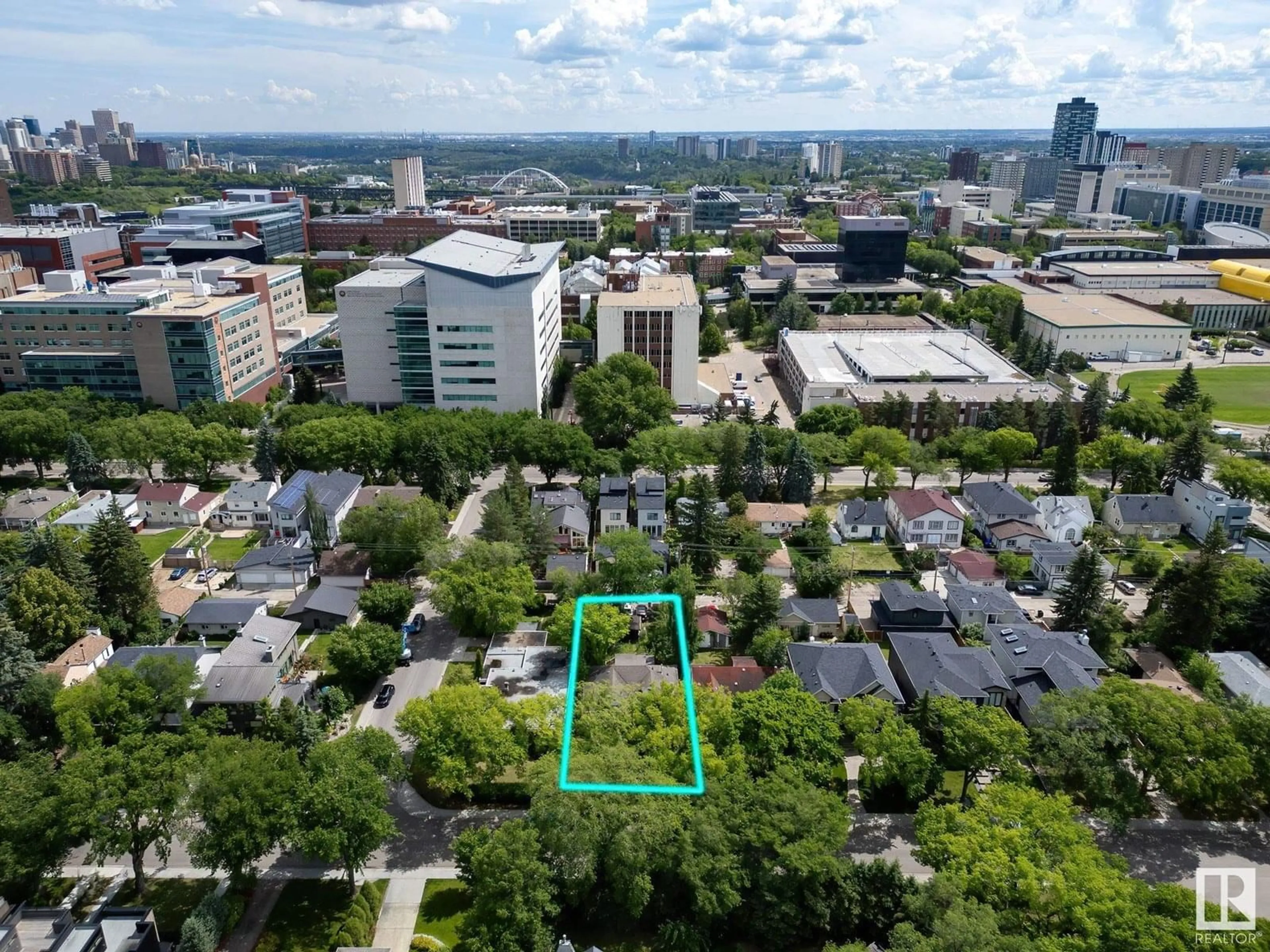 A pic from outside/outdoor area/front of a property/back of a property/a pic from drone, city buildings view from balcony for 8935 117 ST, Edmonton Alberta T6G1R8