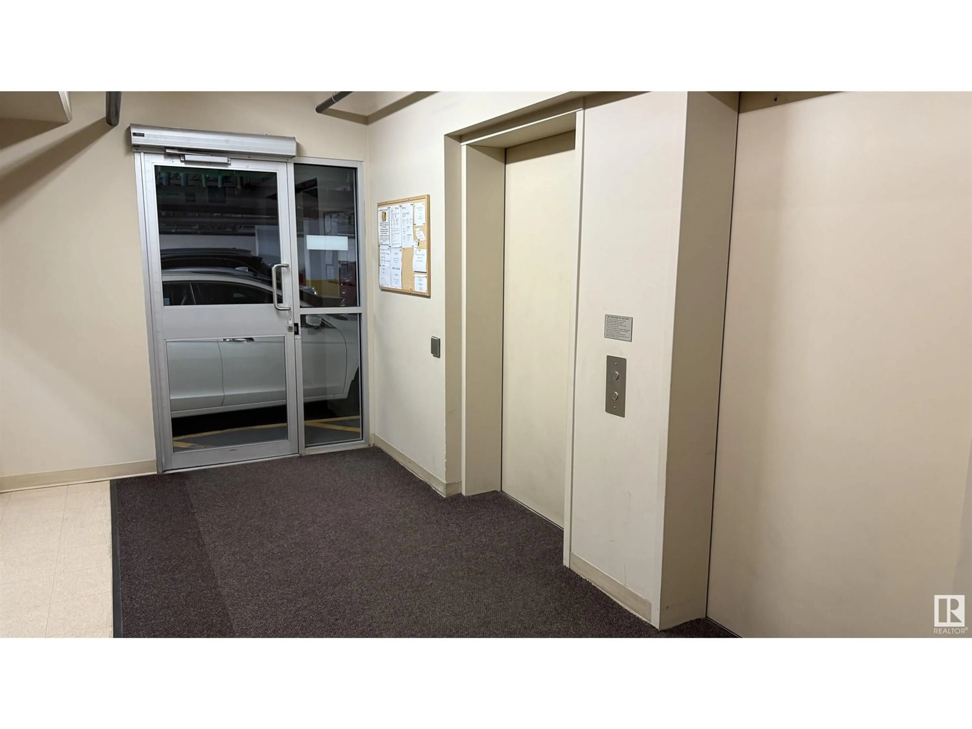 Unknown for 10333 112 ST, Edmonton Alberta T5K0B4