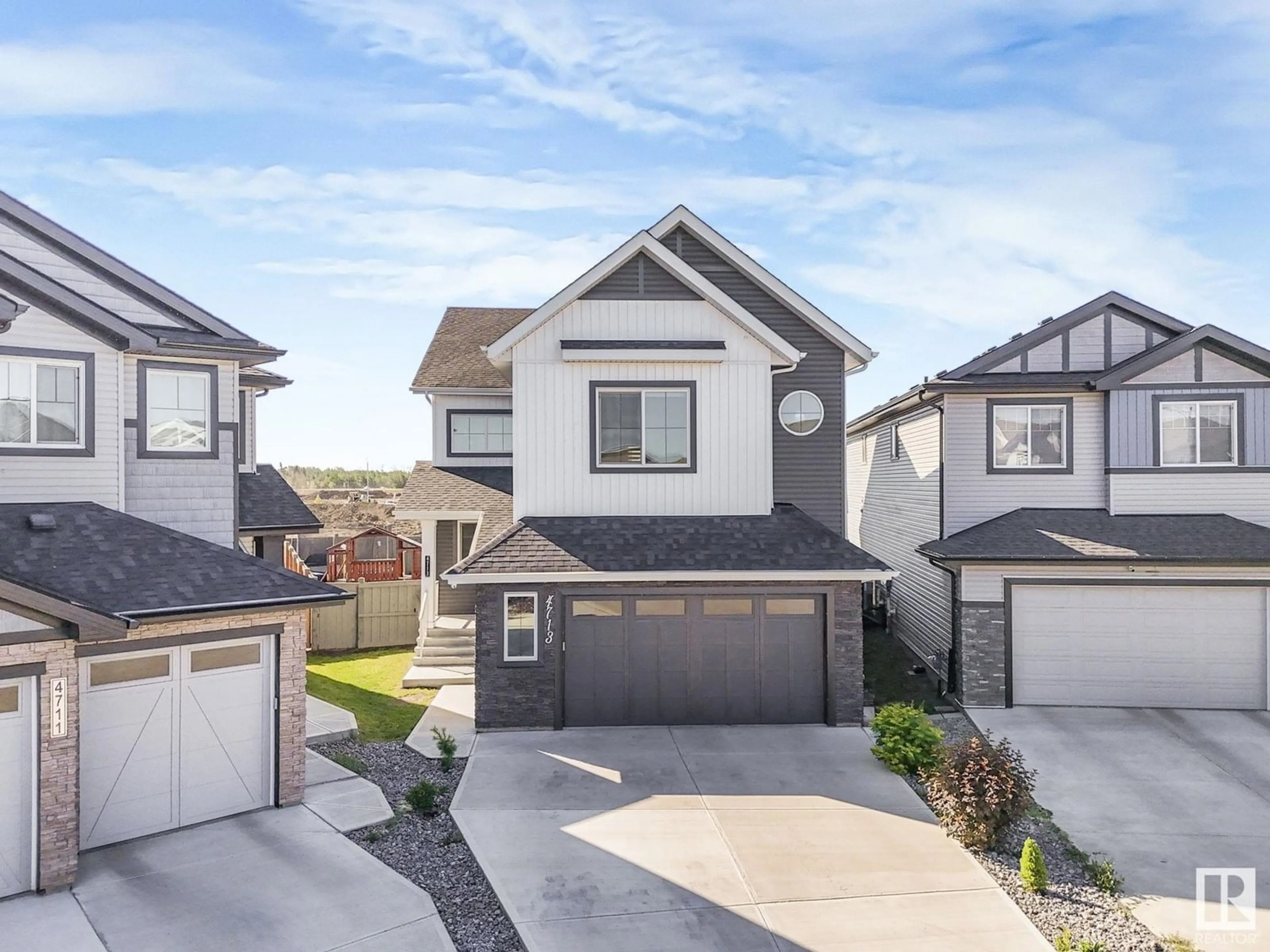 Home with vinyl exterior material, street for SW - 4713 CHARLES BAY BA, Edmonton Alberta T6W3H1