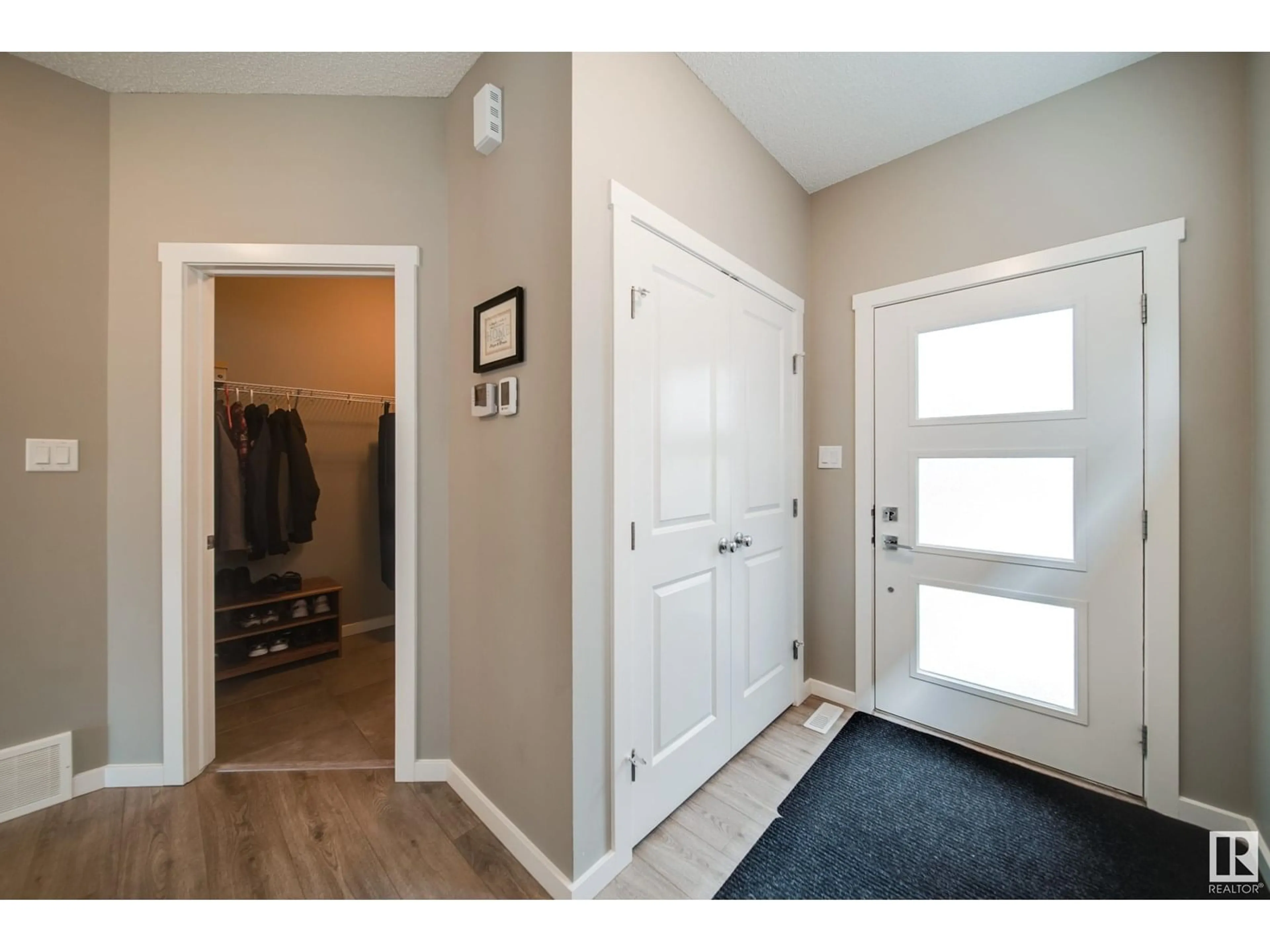 Indoor entryway for NW - 7527 174 AV, Edmonton Alberta T5Z0J7