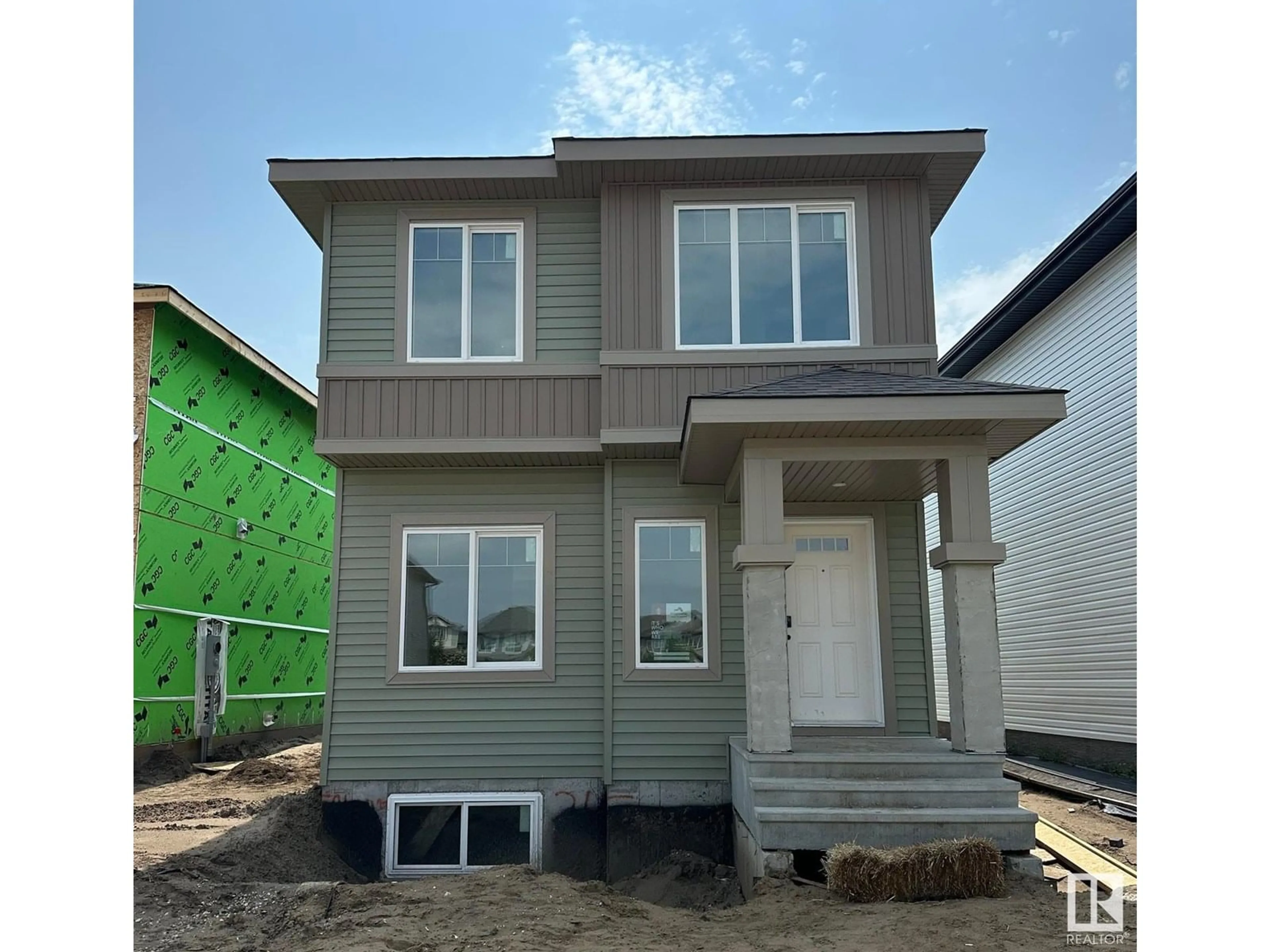 Home with vinyl exterior material, street for 21 FICUS WY, Fort Saskatchewan Alberta T8L0Z6