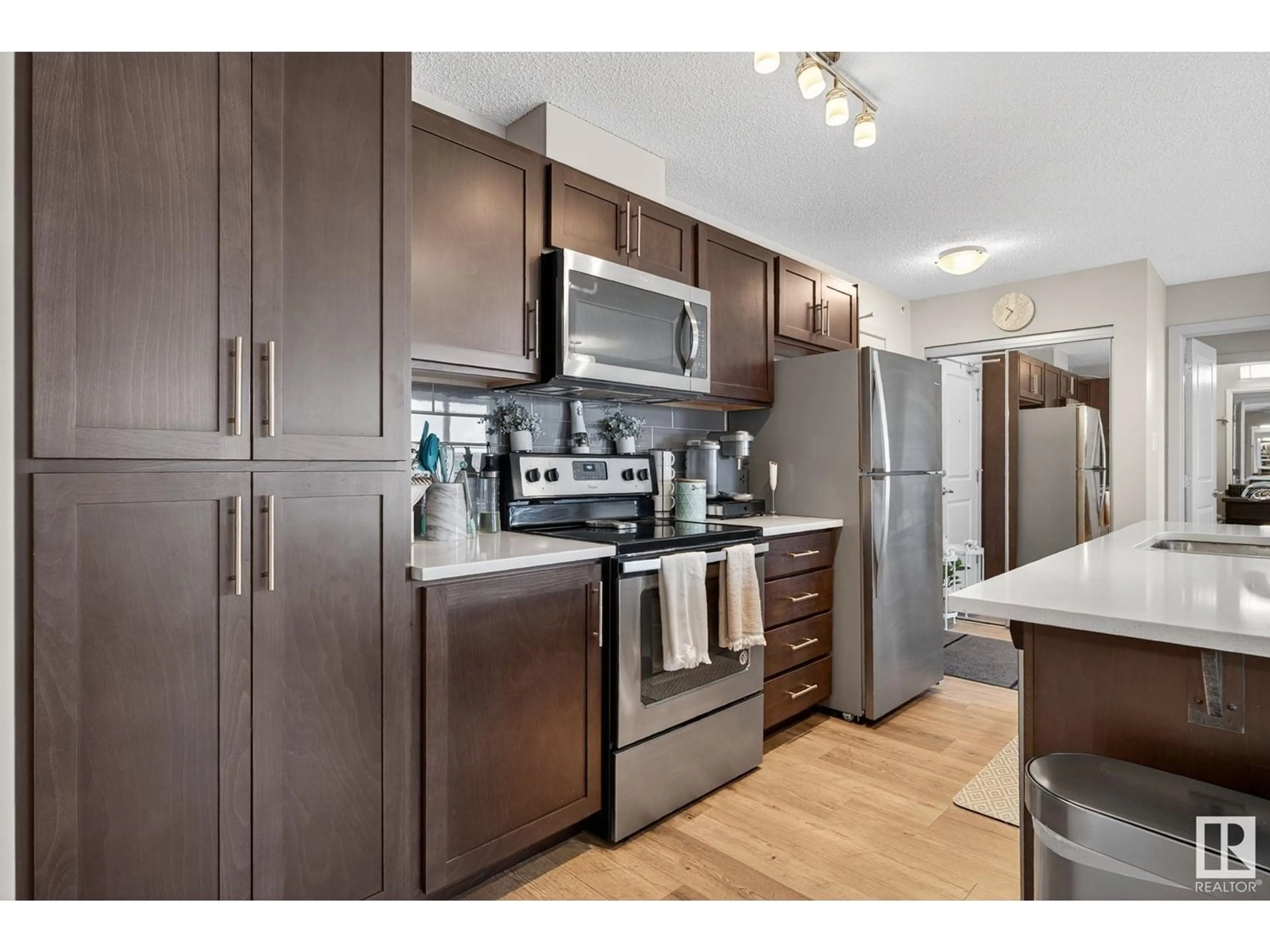 Standard kitchen, unknown for #409 - 5404 7 AV SW, Edmonton Alberta T6X2K4