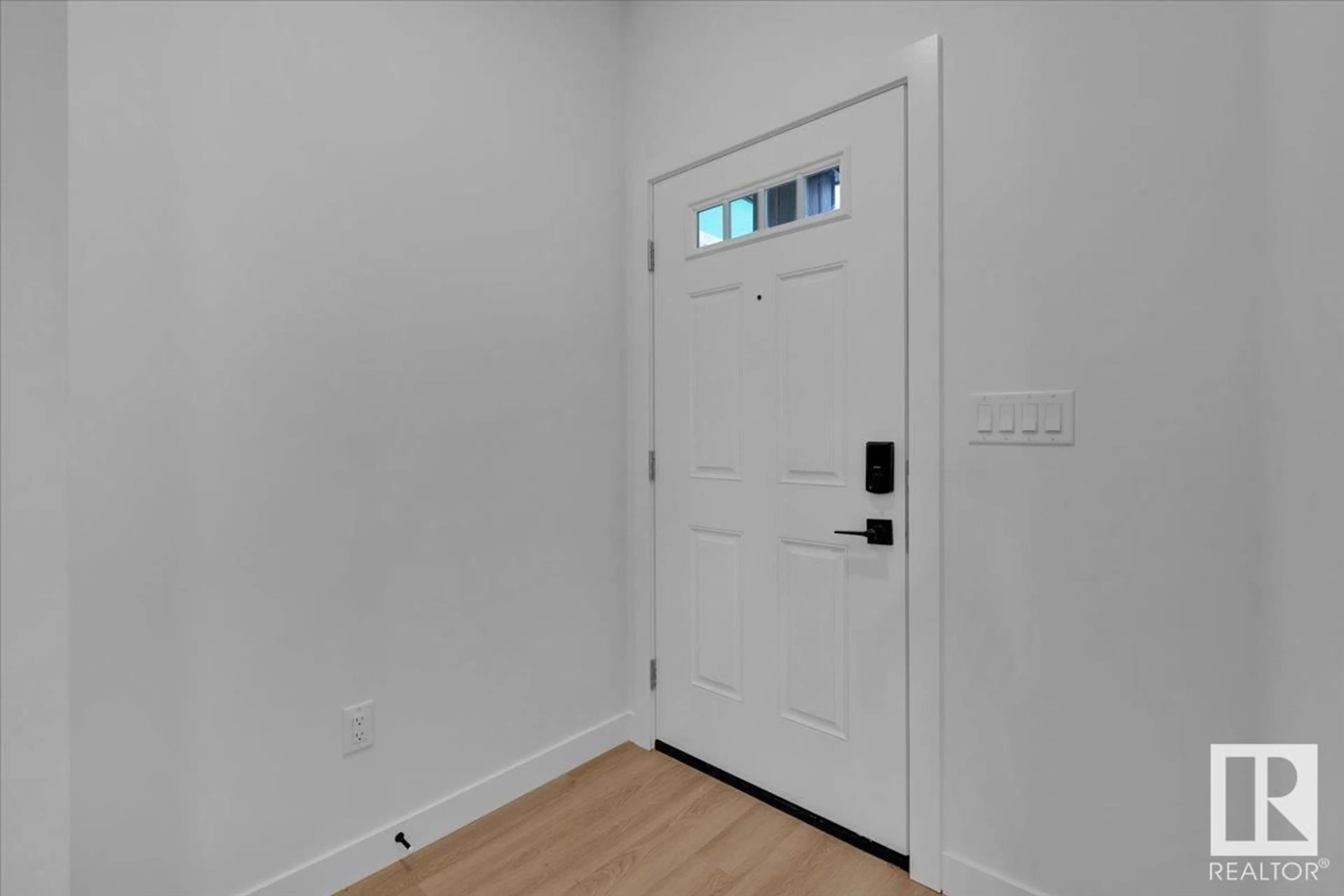 Indoor entryway for 50 SERENO LN, Fort Saskatchewan Alberta T8L0Z9