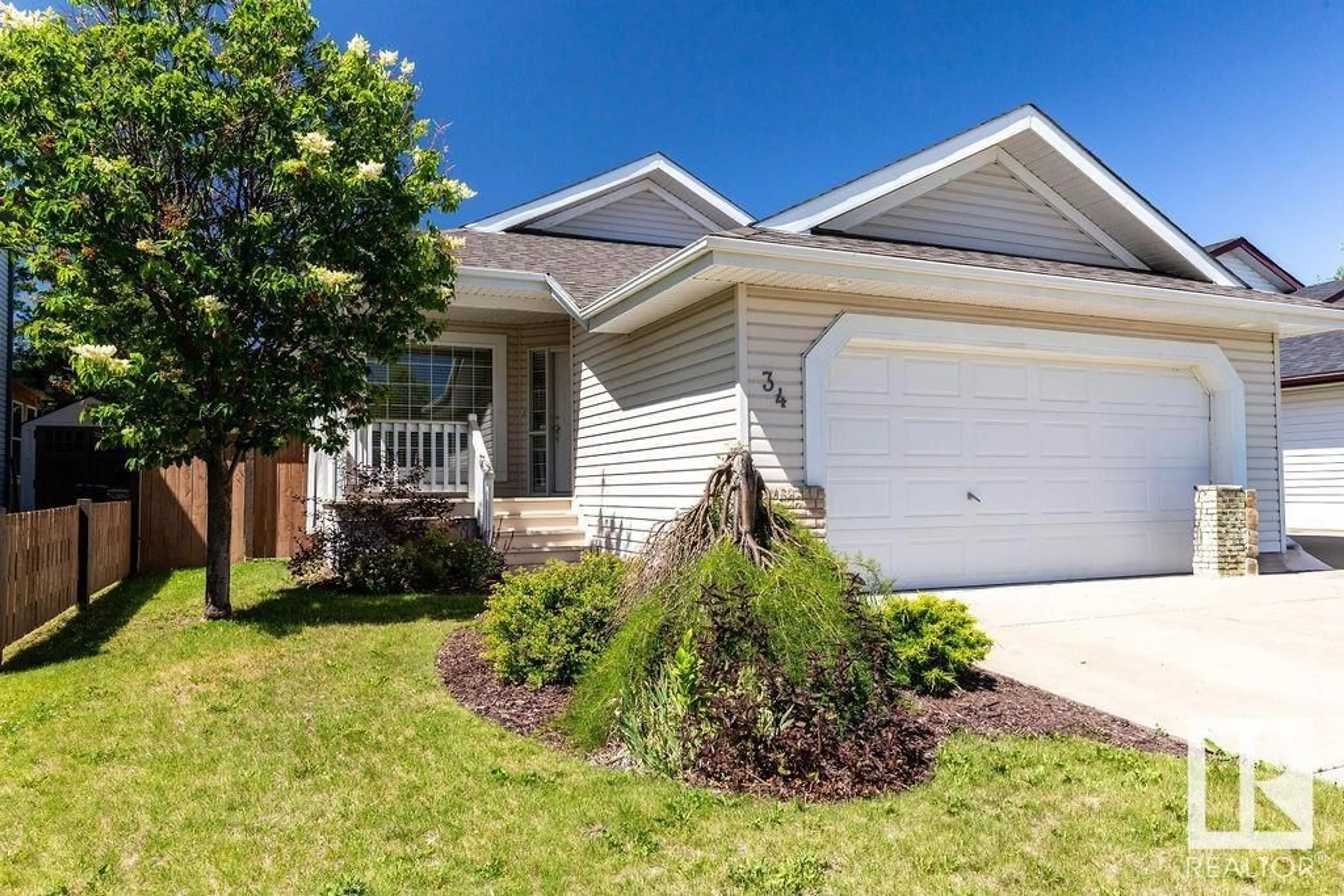Home with vinyl exterior material, street for 34 DARTMOUTH CR, St. Albert Alberta T8N6S4