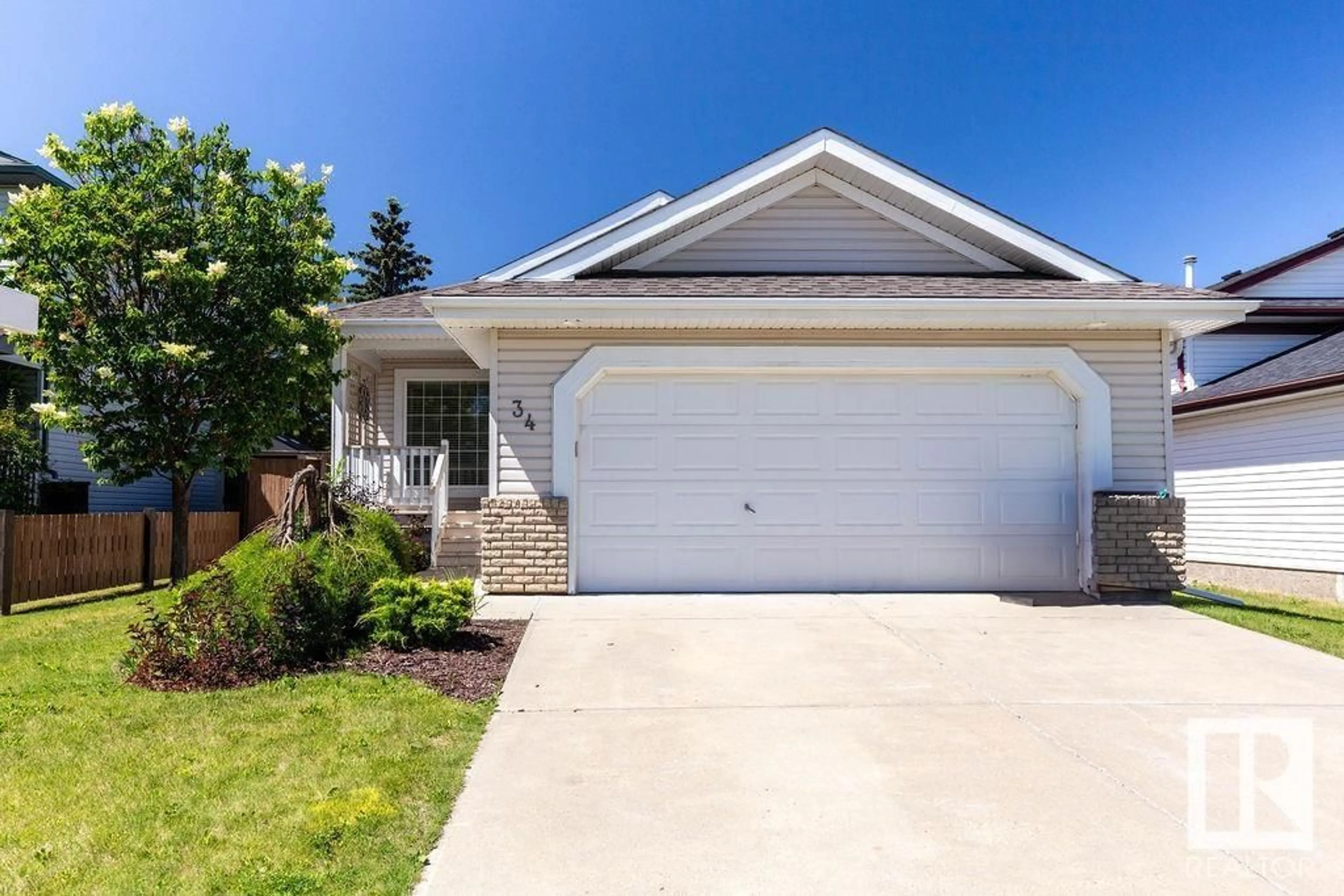 Home with vinyl exterior material, street for 34 DARTMOUTH CR, St. Albert Alberta T8N6S4