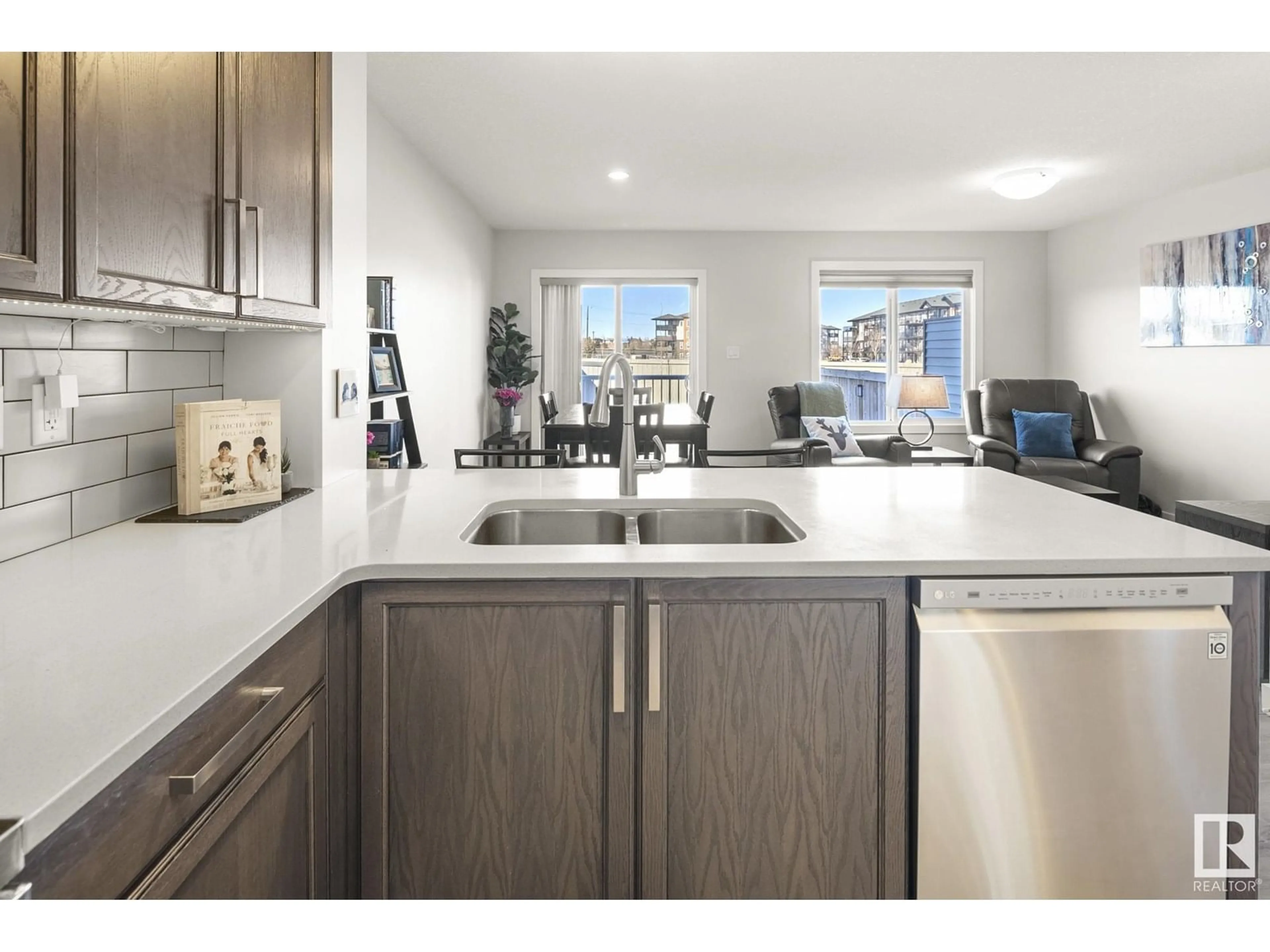 Standard kitchen, unknown for 18 EBBERS CL, Edmonton Alberta T5Y3Y6