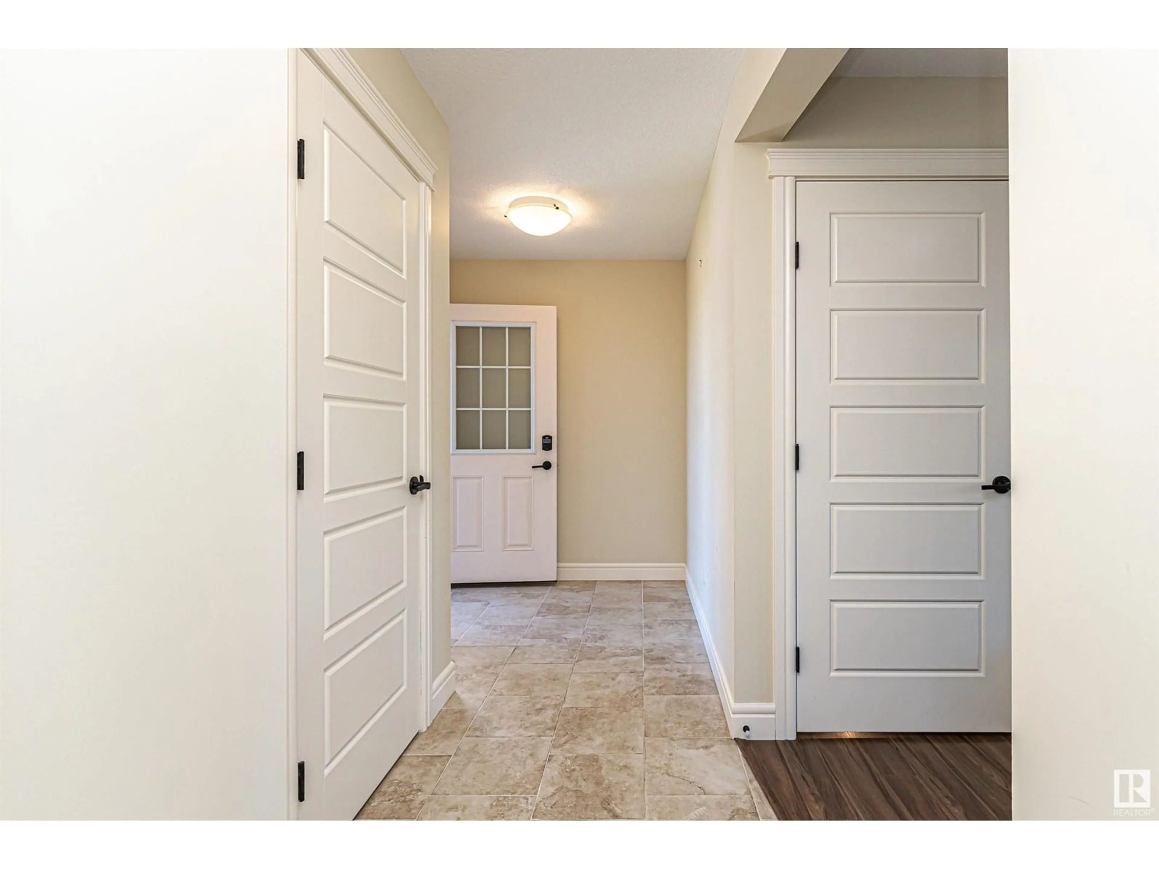 Indoor entryway for 6853 EVANS WD, Edmonton Alberta T6M0T6