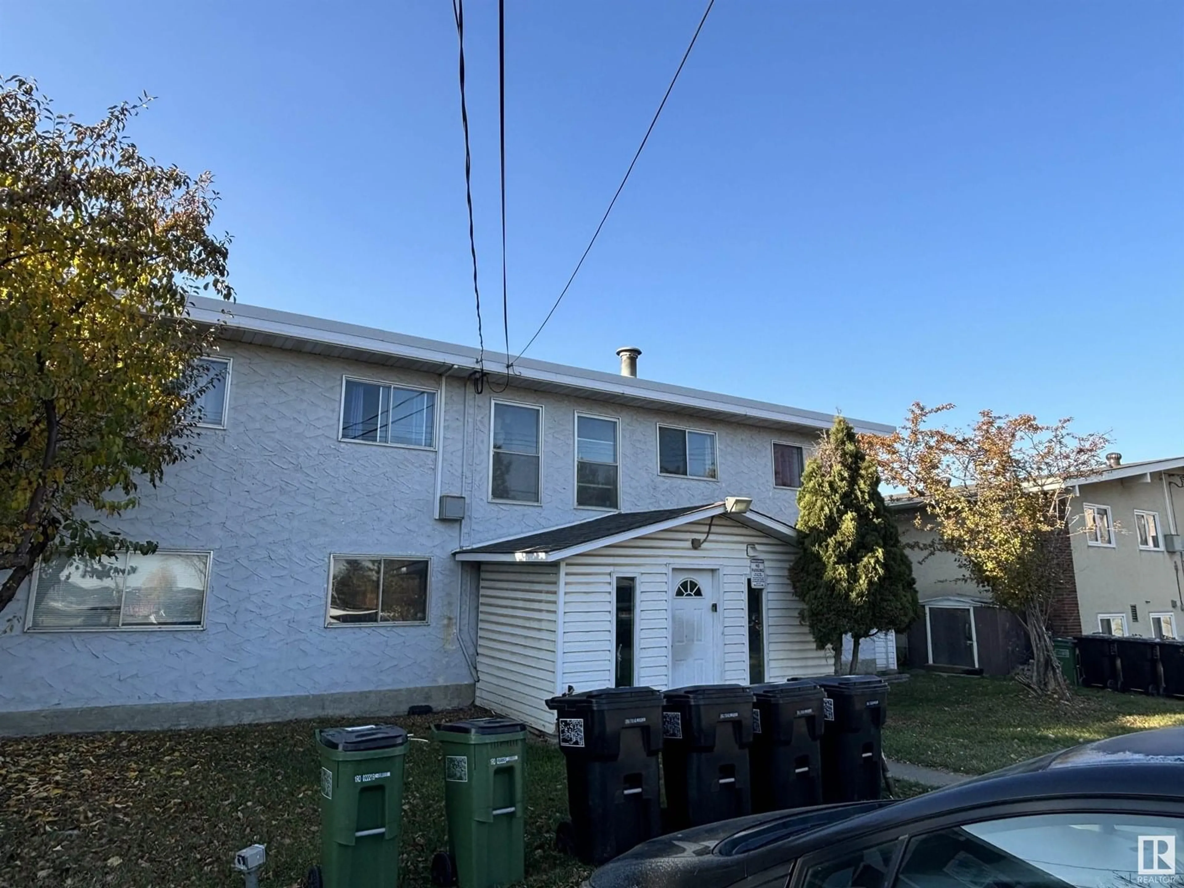 A pic from outside/outdoor area/front of a property/back of a property/a pic from drone, street for 7723 75 ST, Edmonton Alberta T6C2G2