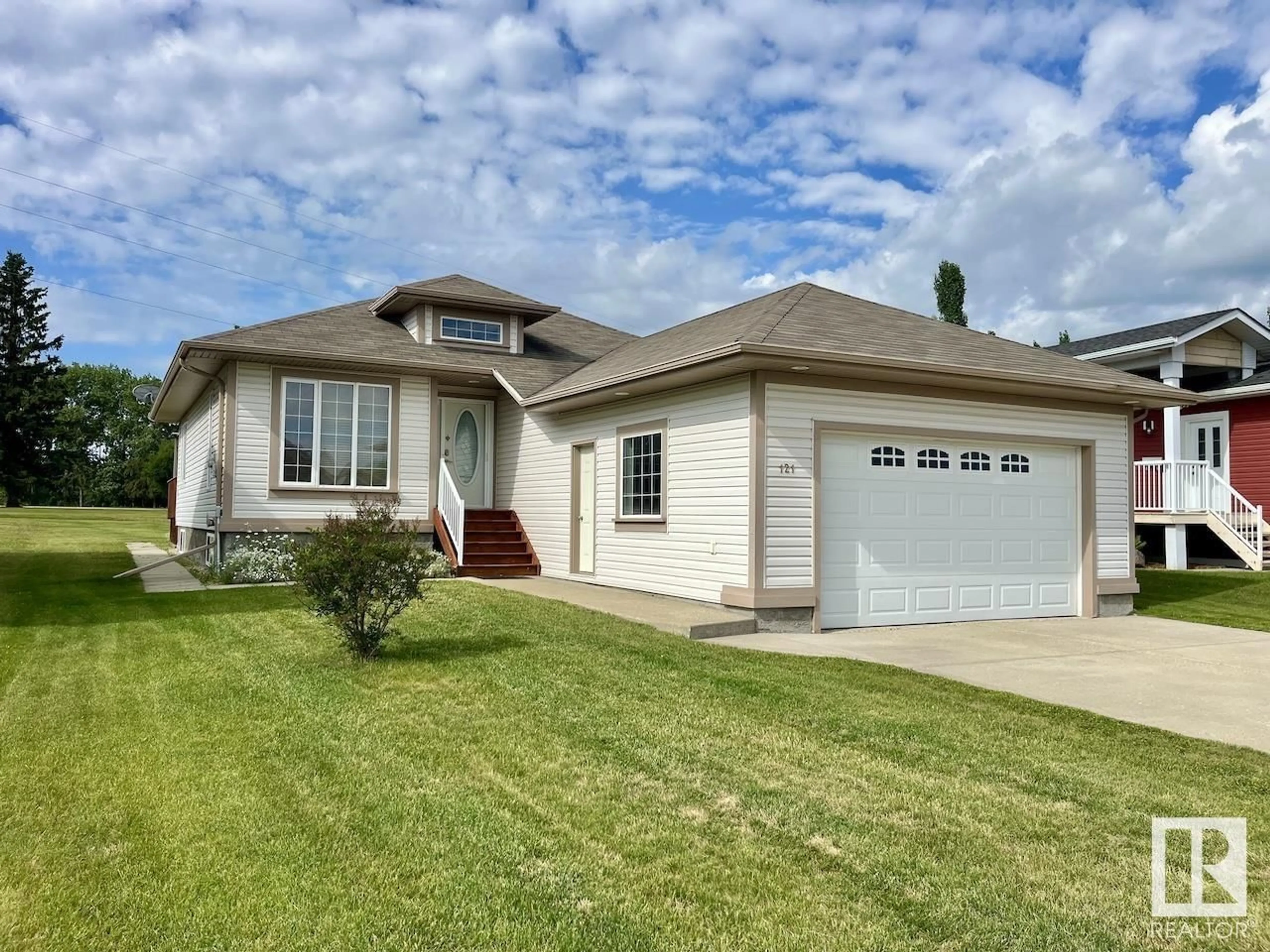 Home with vinyl exterior material, street for 121 NORTHBEND DR, Wetaskiwin Alberta T9A3L4