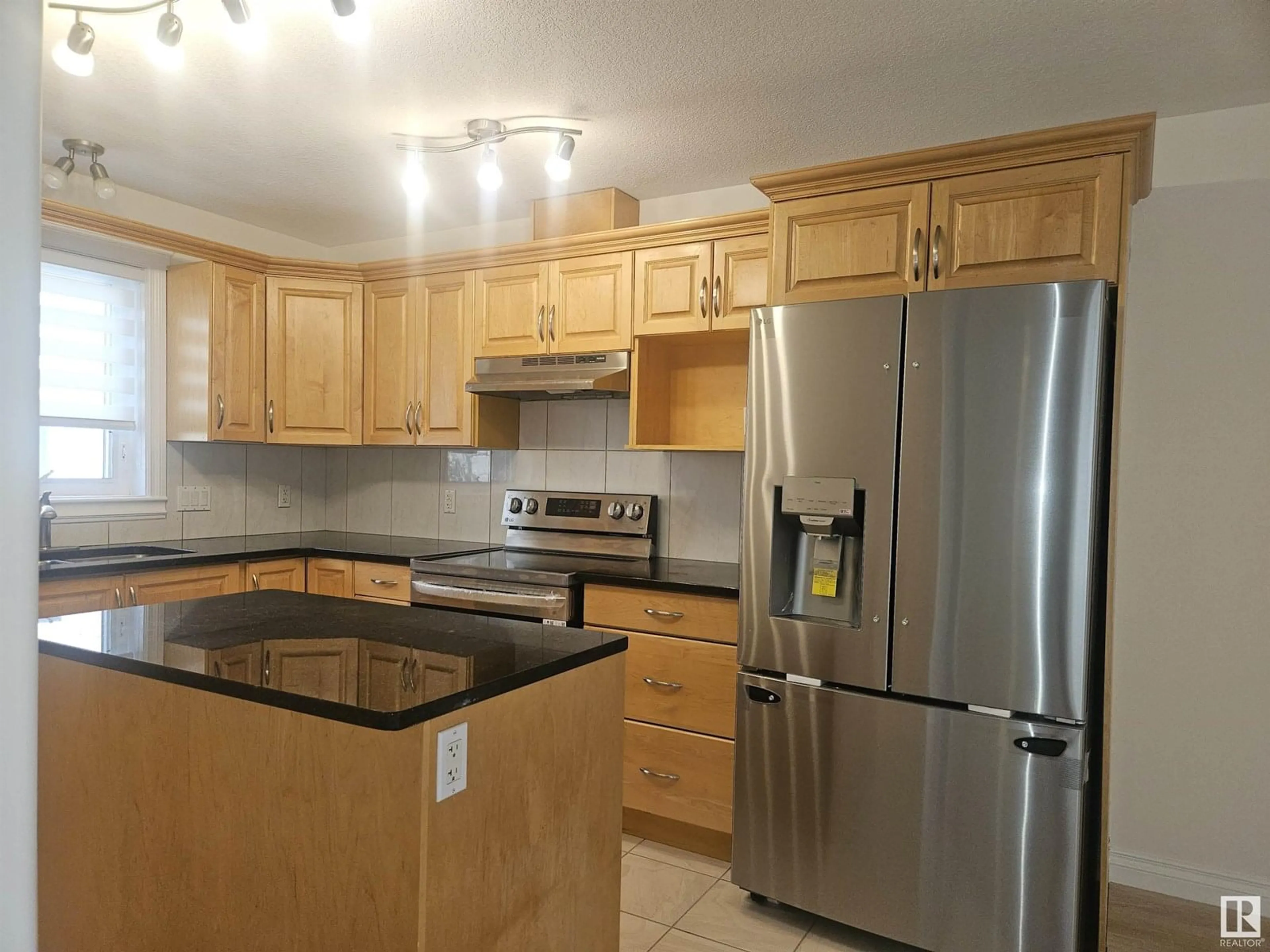 Standard kitchen, unknown for NW - 10847 66 AV, Edmonton Alberta T6H1Y1