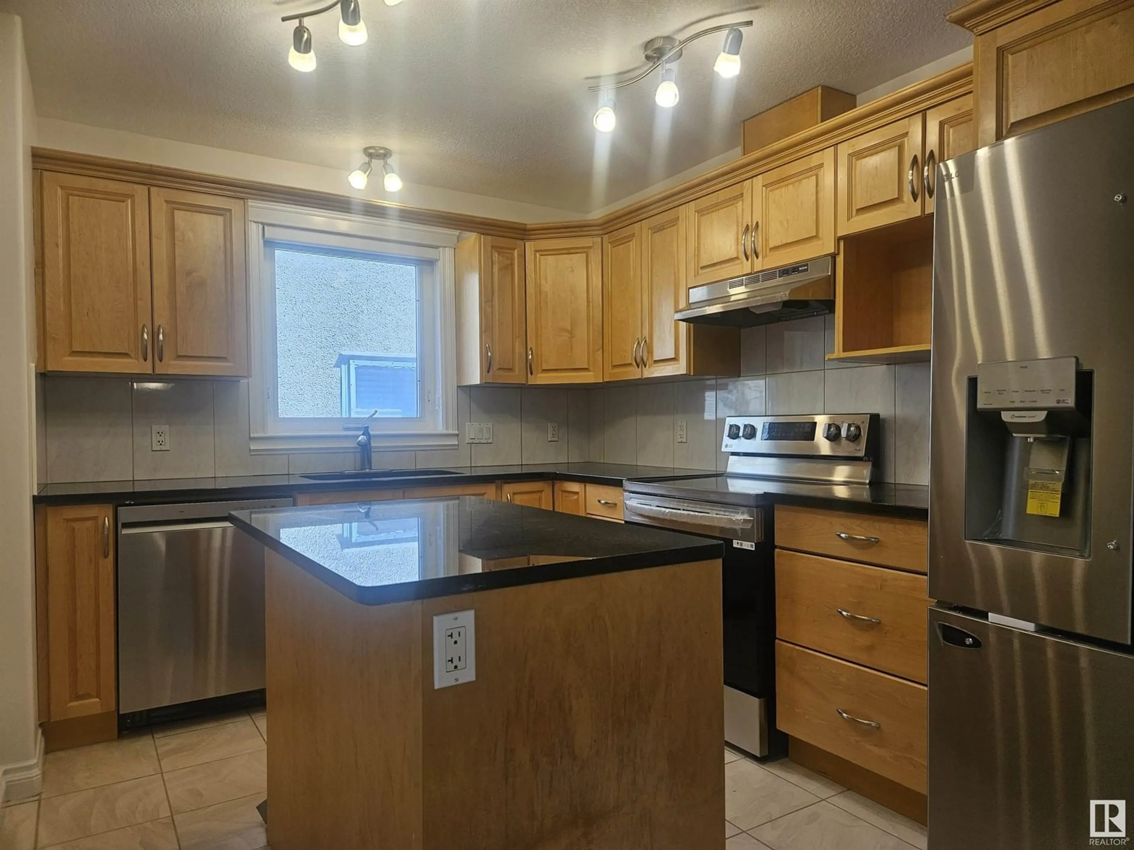 Standard kitchen, unknown for NW - 10847 66 AV, Edmonton Alberta T6H1Y1