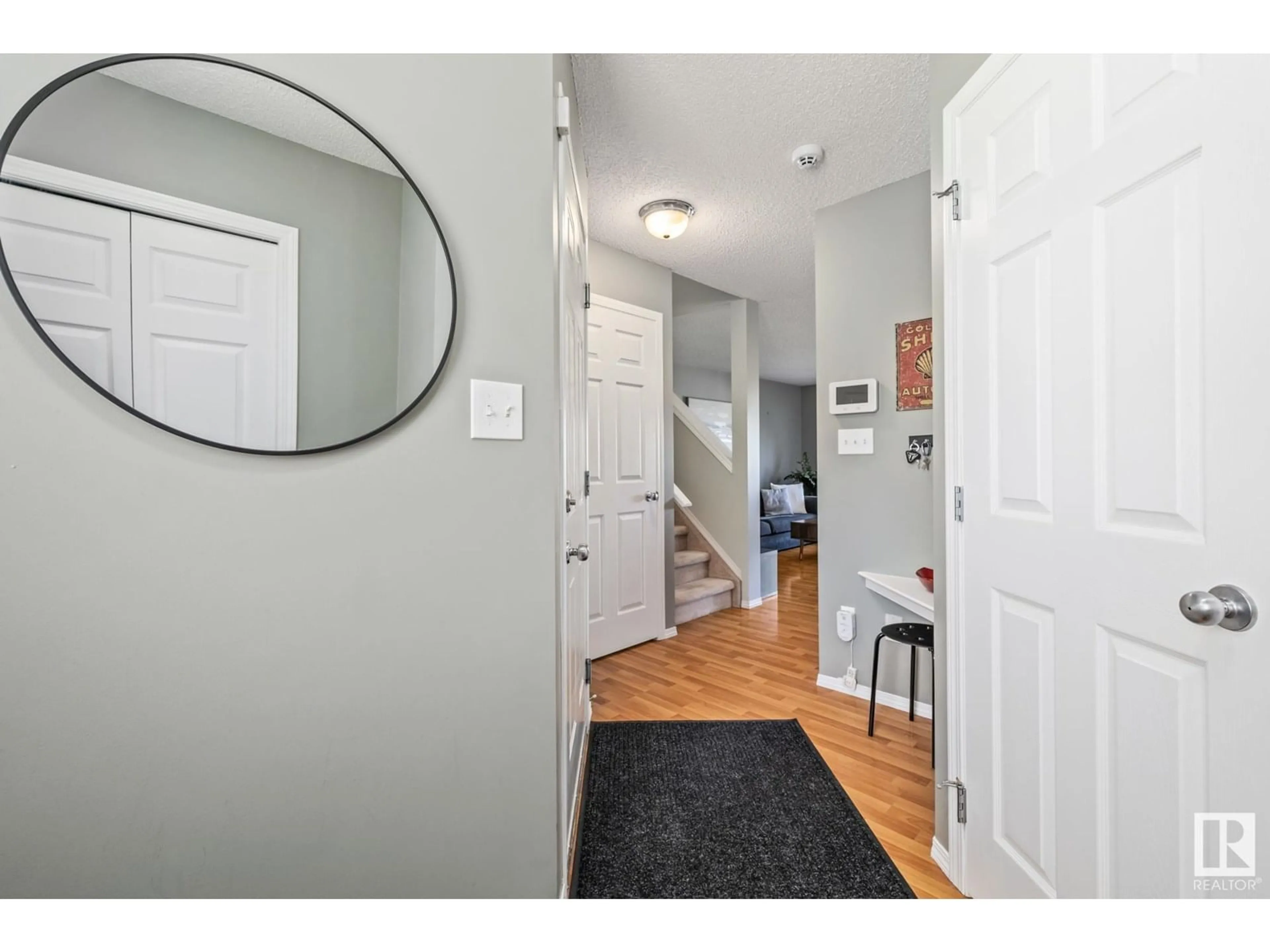 Indoor entryway for #91 - 4350 23 ST, Edmonton Alberta T6T1X8