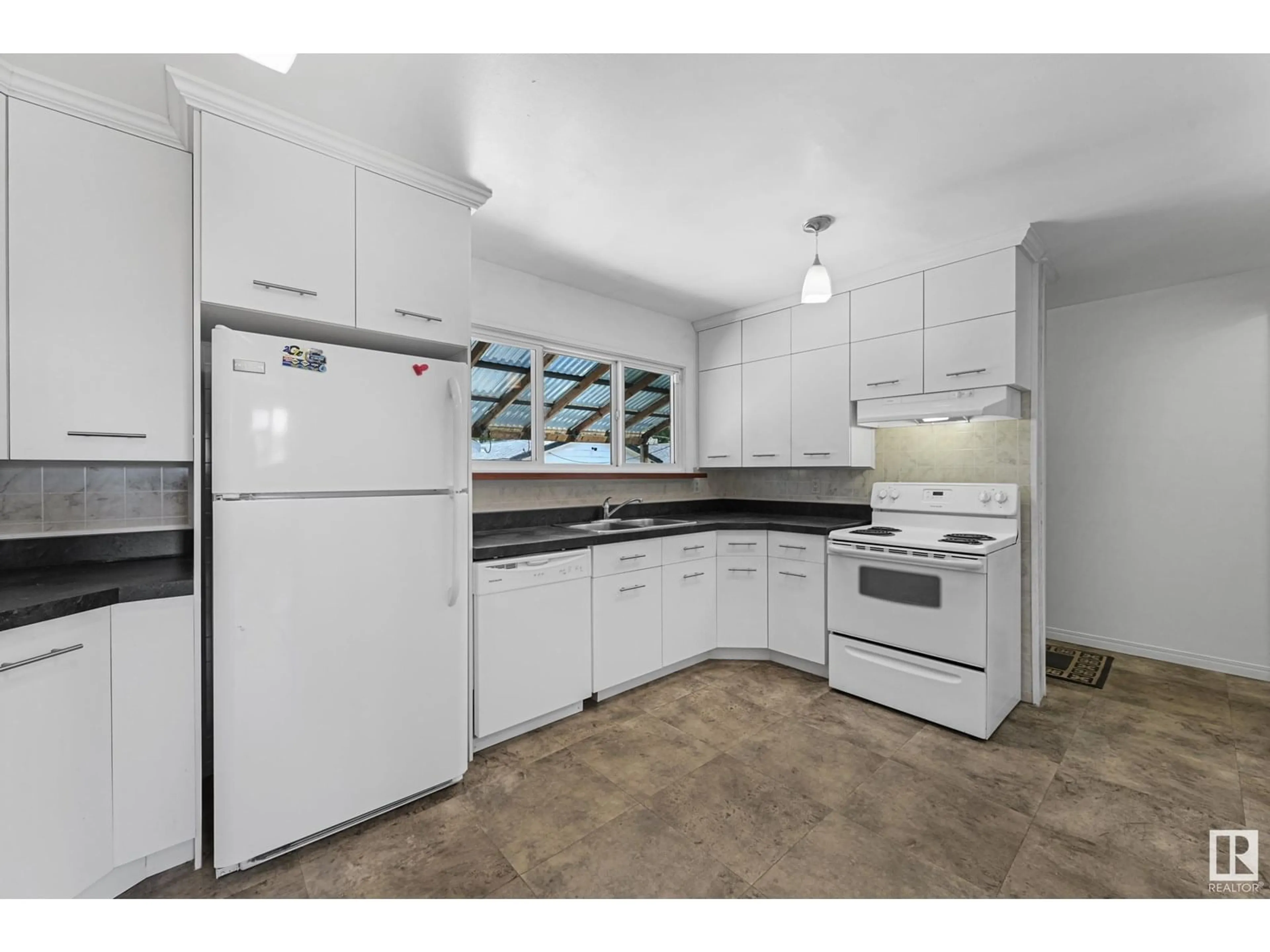 Standard kitchen, ceramic/tile floor for NW - 13317 85 ST, Edmonton Alberta T5E2Z8
