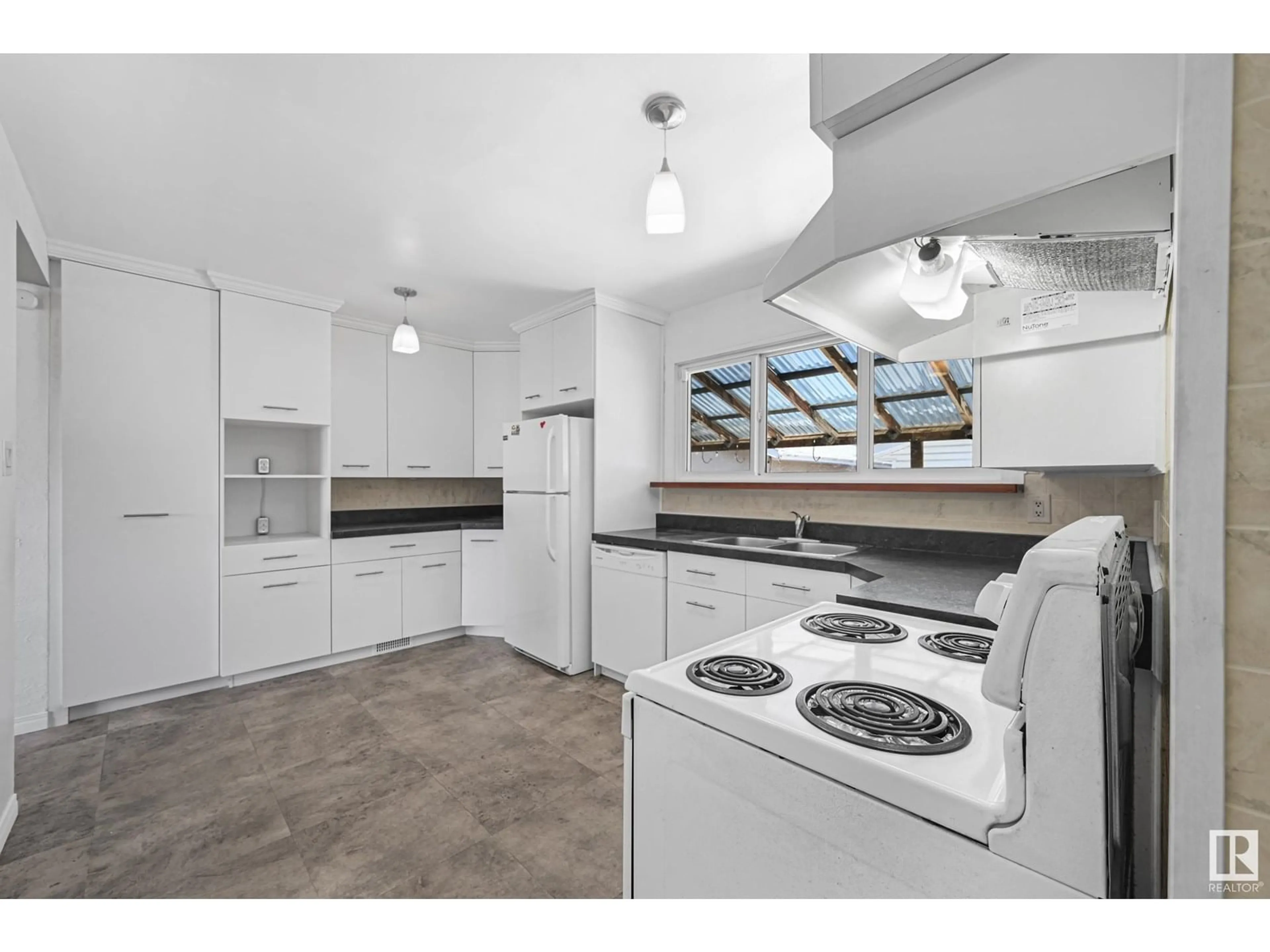 Standard kitchen, unknown for NW - 13317 85 ST, Edmonton Alberta T5E2Z8