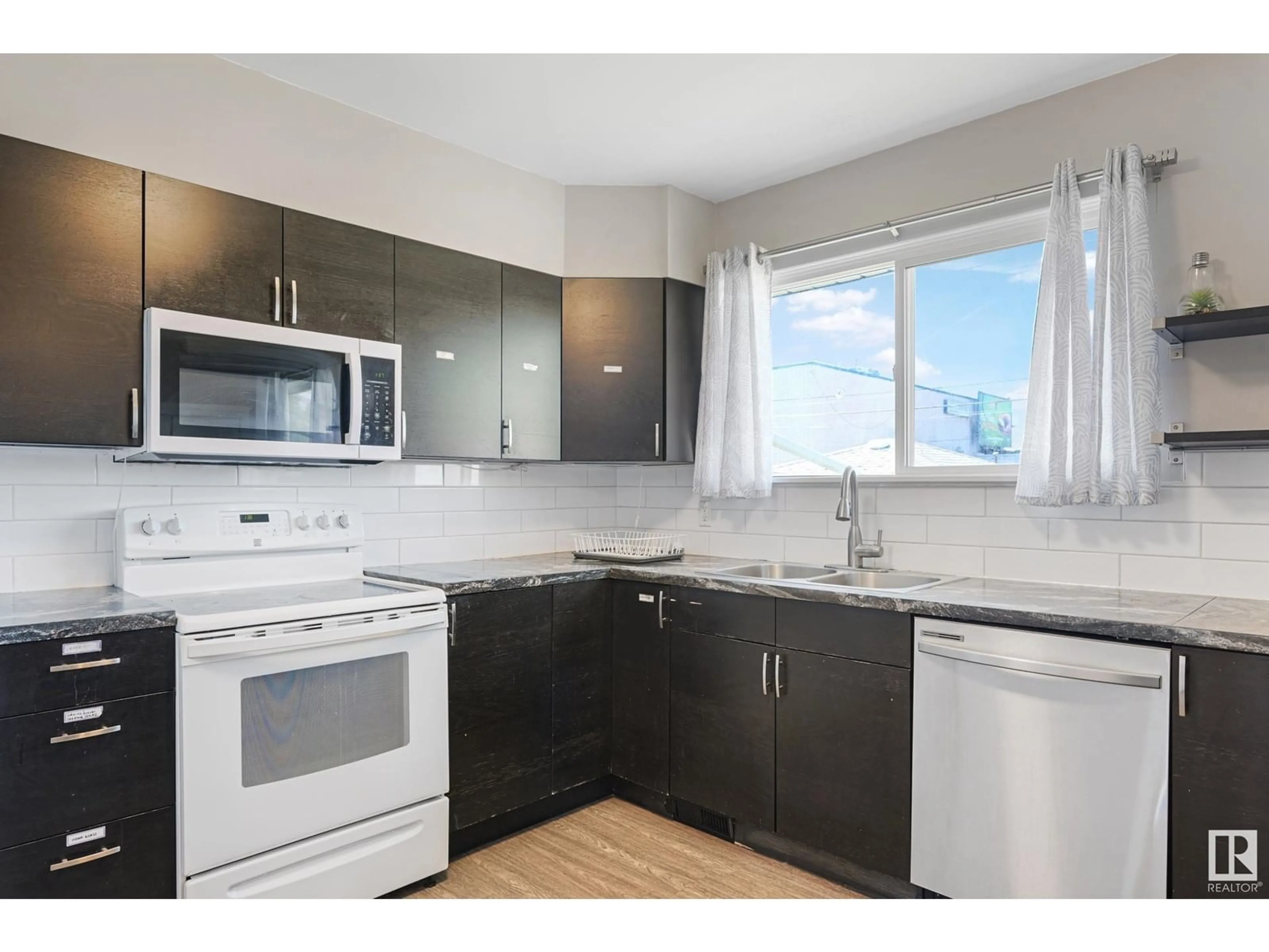 Standard kitchen, unknown for 12926 96 ST, Edmonton Alberta T5E4B1