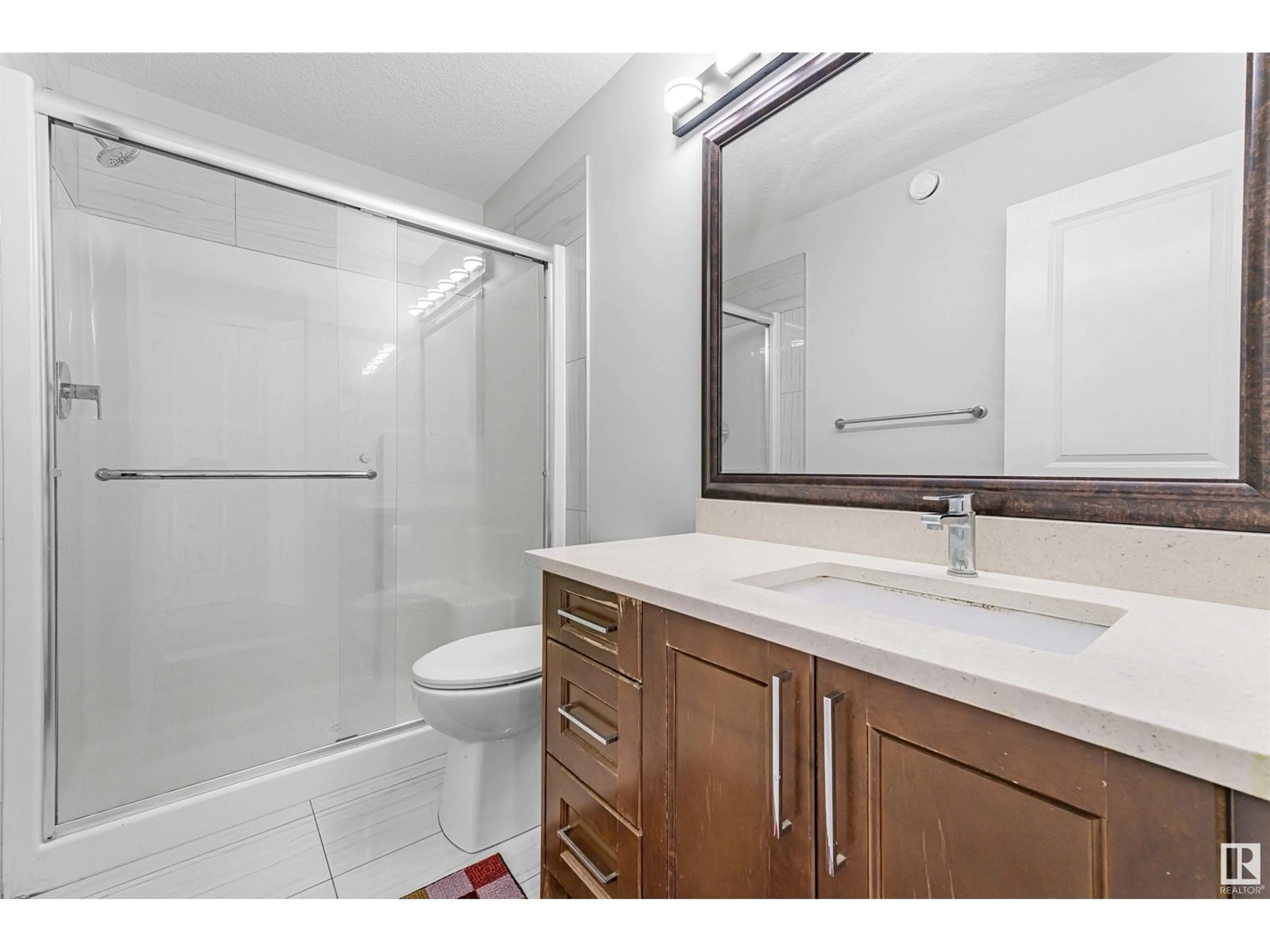 Standard bathroom, unknown for 2803 - 20 14 AV, Edmonton Alberta T6T2K4