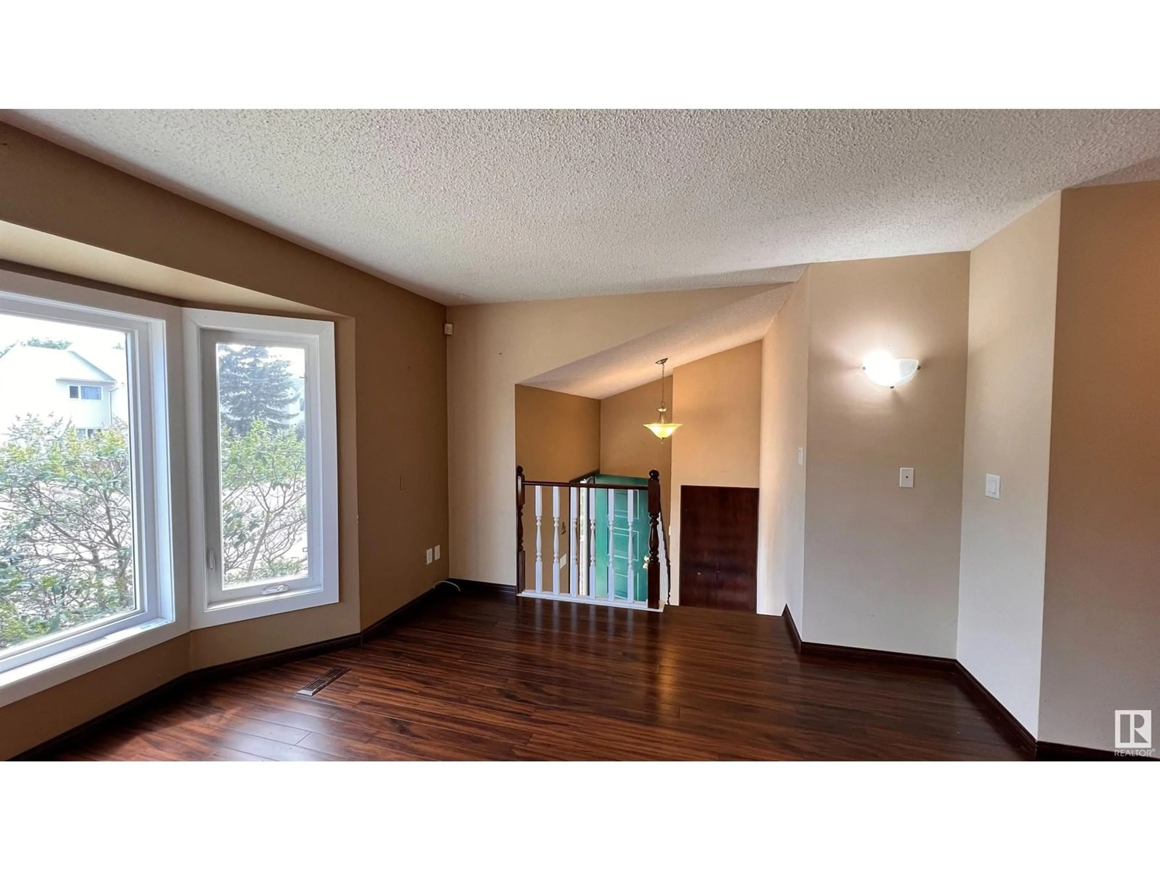 A pic of a room for 17324 92 AV, Edmonton Alberta T5T3C2
